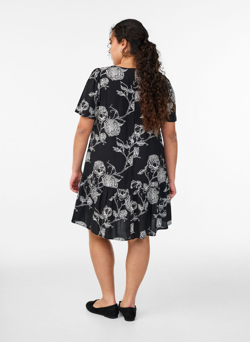 Robe en viscose avec d&eacute;coupe, Noir, Model image number 2
