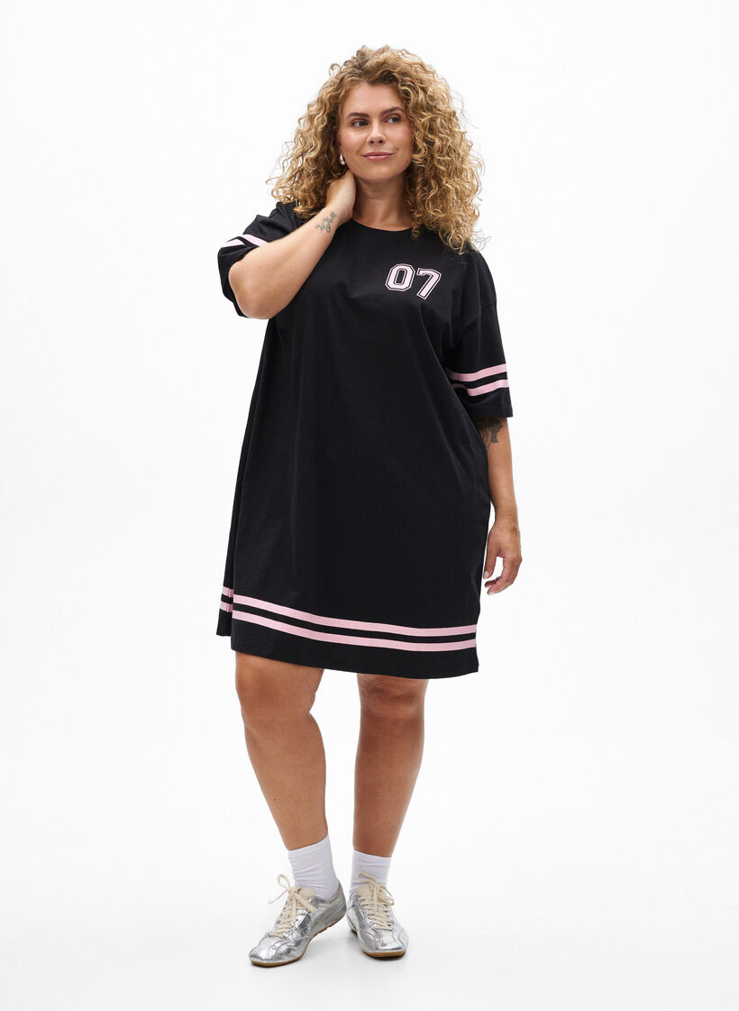 Robe T-shirt courte avec d&eacute;tails sport, Noir, Model image number 1