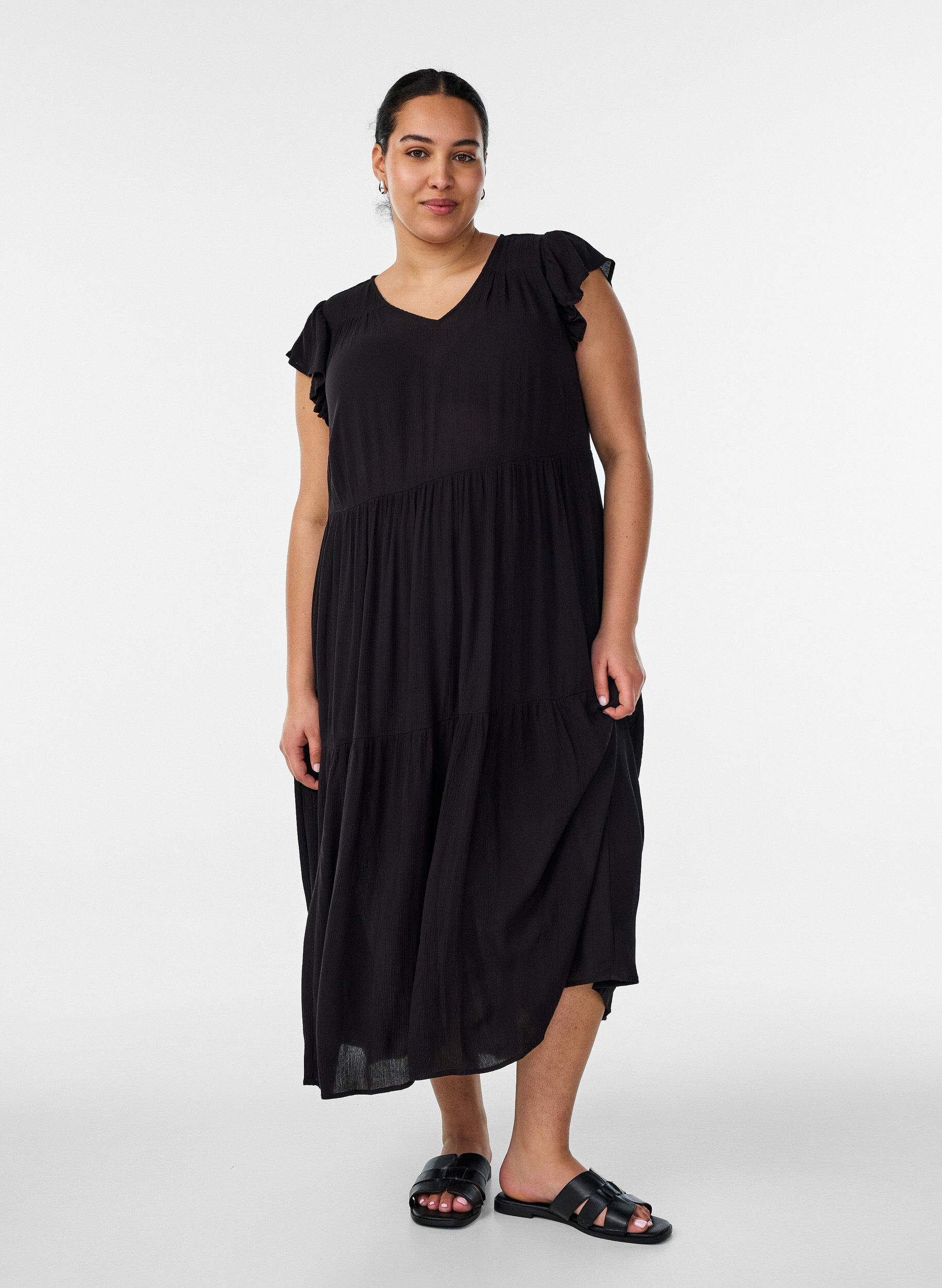 Robe midi en viscose avec manches &agrave; volants, Noir, Model