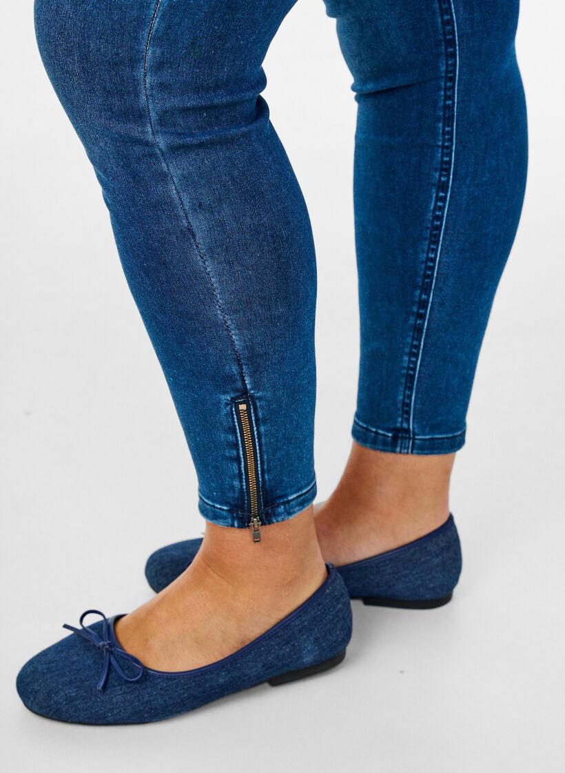 Jean court Amy avec fermeture &eacute;clair, Bleu, Model image number 2
