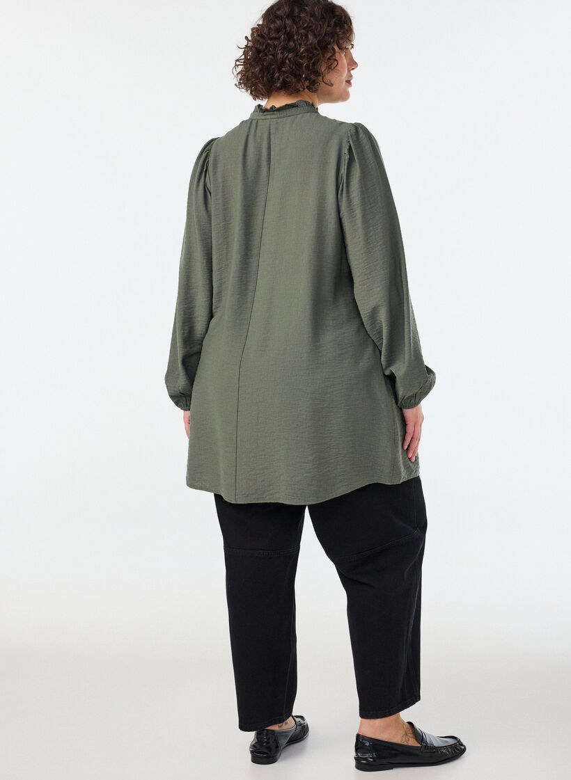 Tunique en viscose avec volants et boutons, Vert, Model image number 2