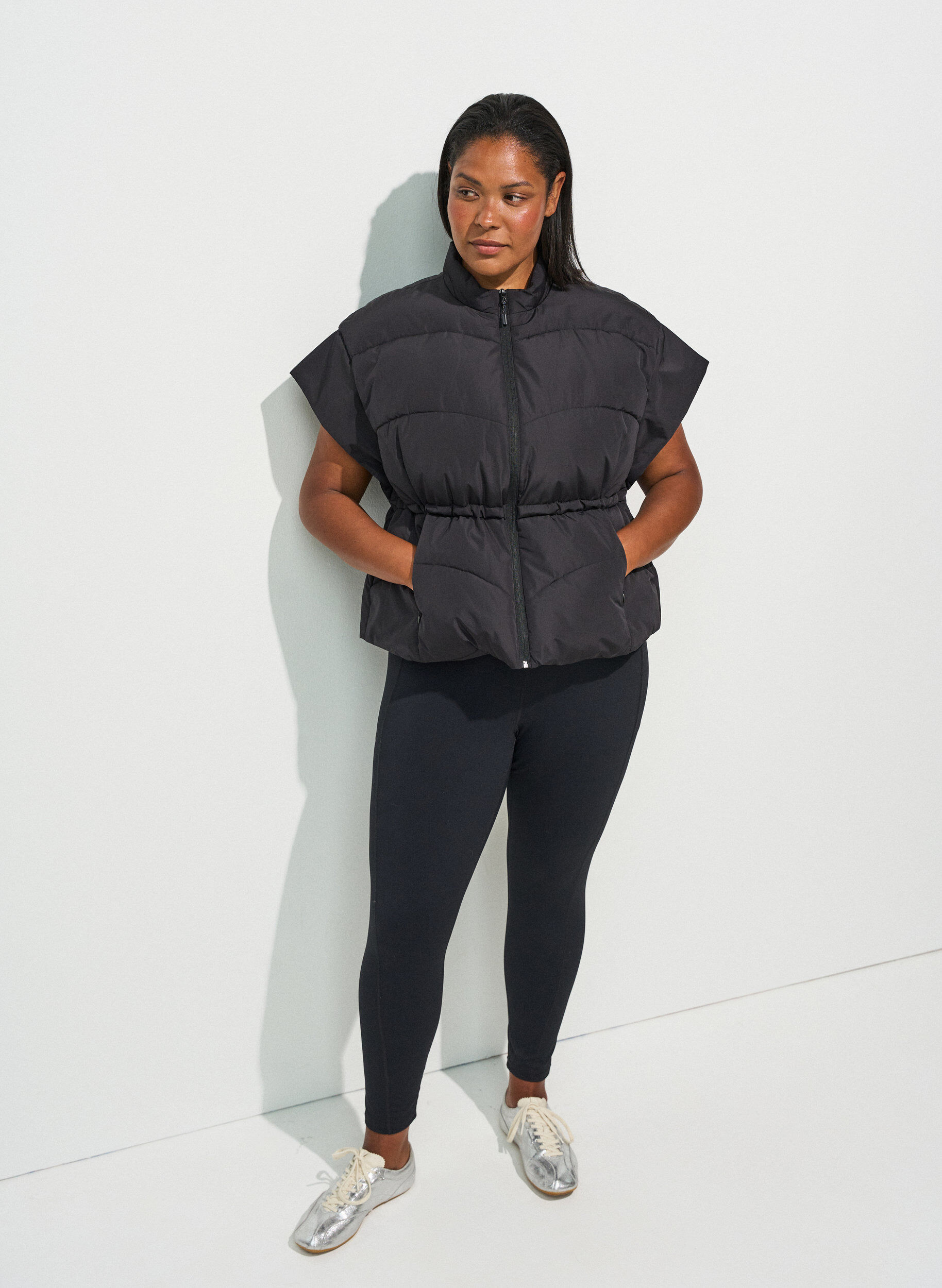 ZizziDoudoune sans manches avec taille ajustable, Noir, Model image number 1
