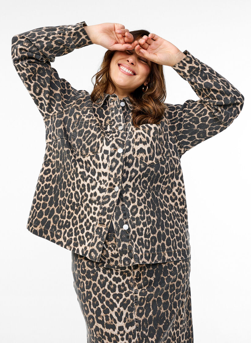 Veste en jean avec imprimé léopard et poches de poitrine, Marron, Image image number 0