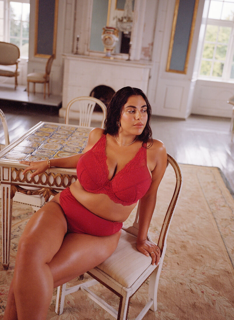 String en microfibre avec dentelle, Rouge, Image image number 0