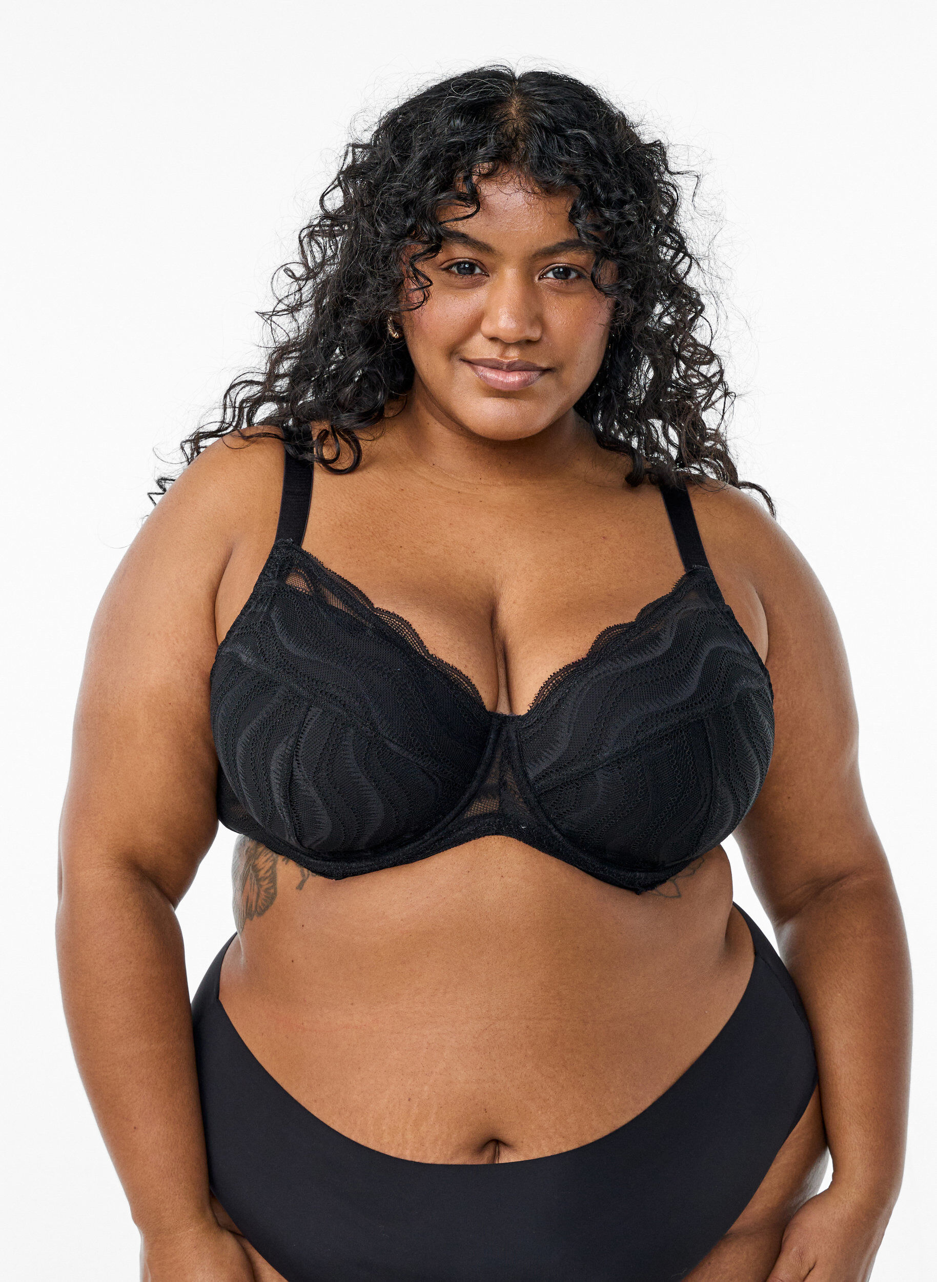 Soutien-gorge rembourr&eacute; en dentelle, Noir, Model