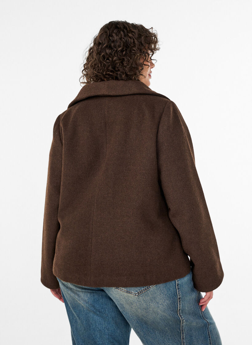 Veste courte avec boutonnage asym&eacute;trique, Marron, Model image number 2