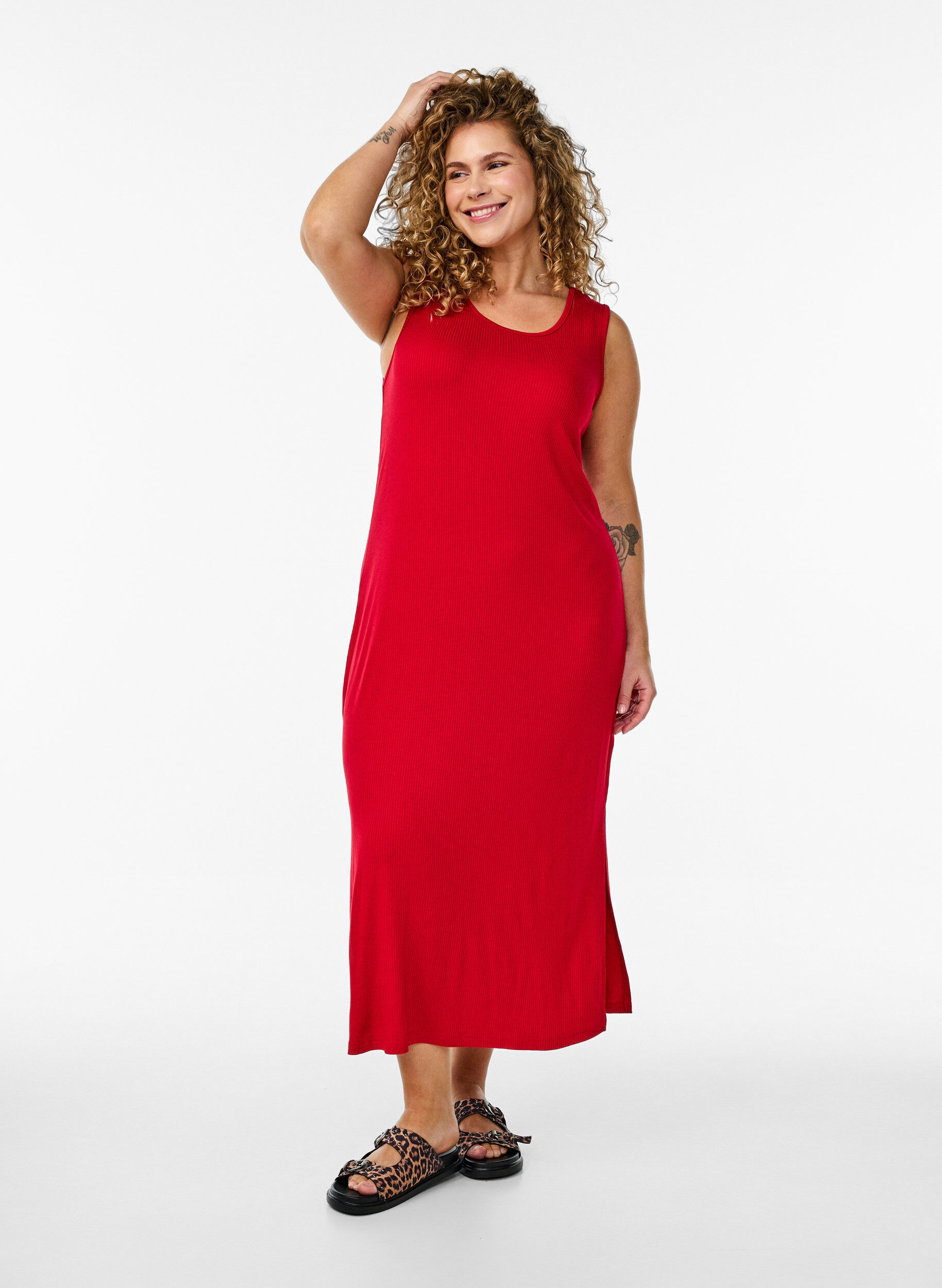 Zizzi Robe c&ocirc;tel&eacute;e sans manches en viscose, Rouge, Model image number 0