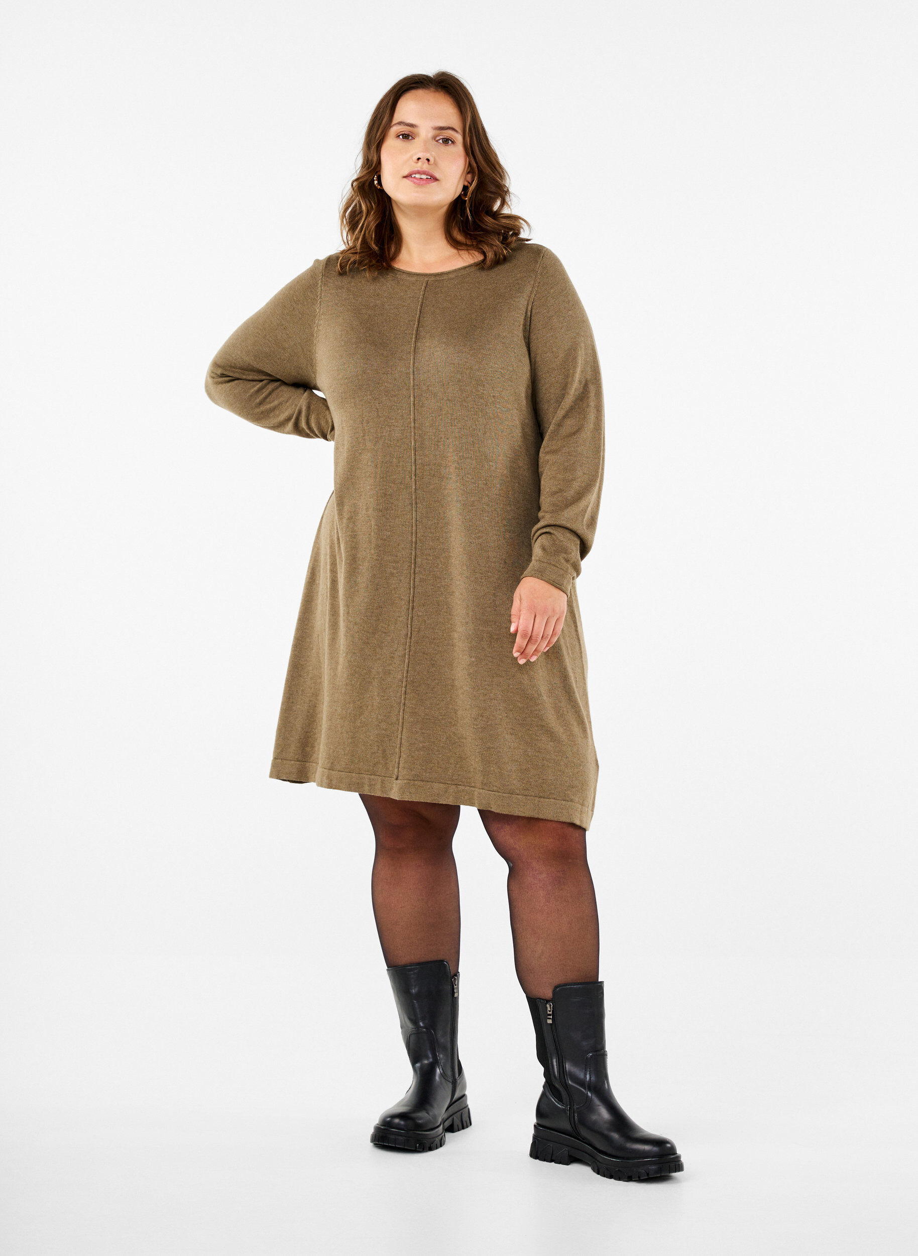 Zizzi Robes tricot&eacute;es en m&eacute;lange coton-viscose, Vert Kaki, Model image number 1