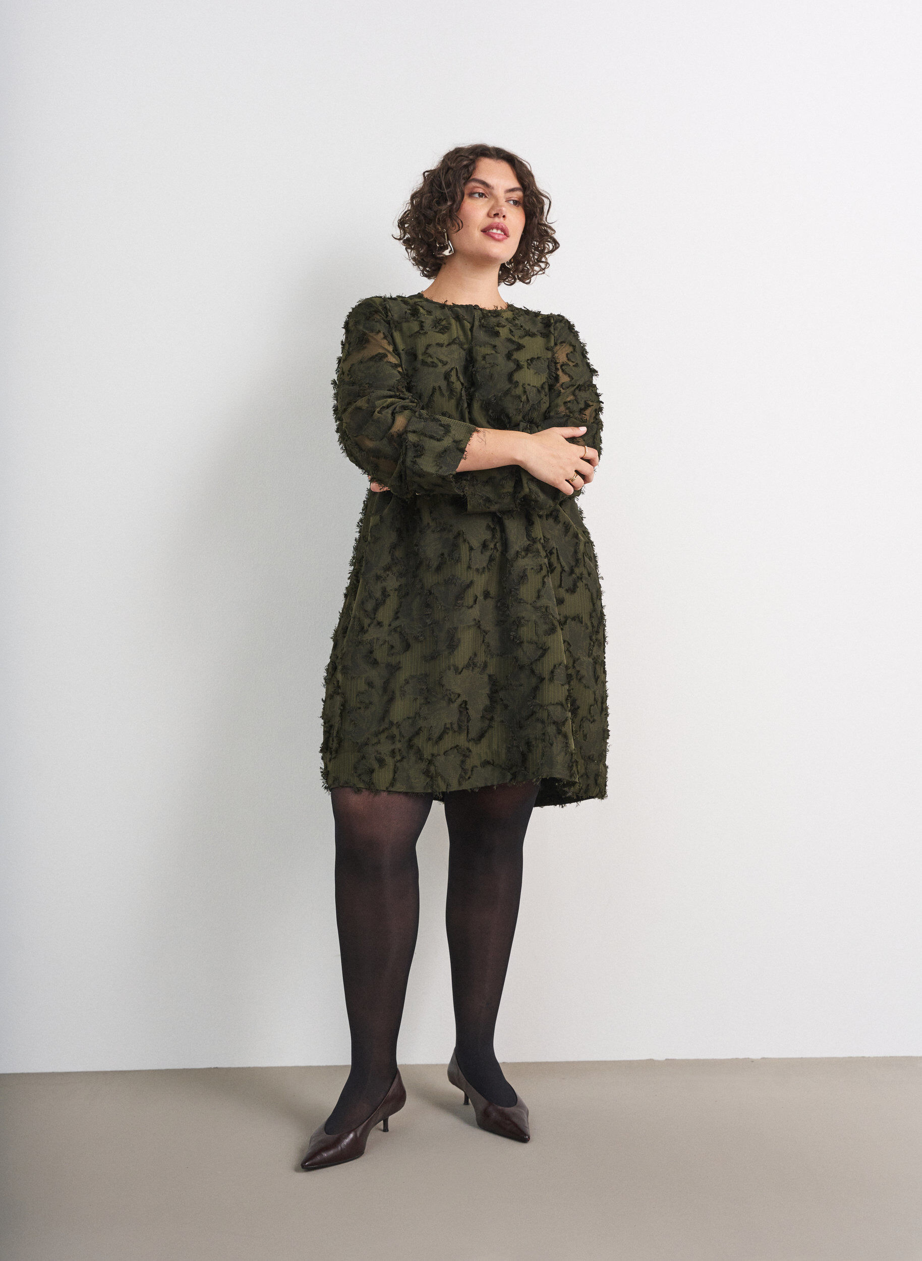 ZizziRobe textur&eacute;e &agrave; fils frang&eacute;s, Vert fonc&eacute;, Model image number 1
