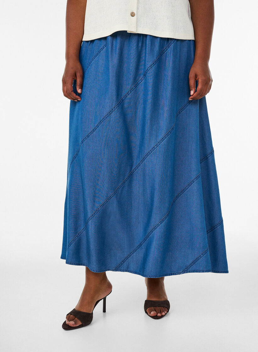 Jupe longue aspect denim en TENCEL&trade; Lyocell, Bleu, Model image number 2