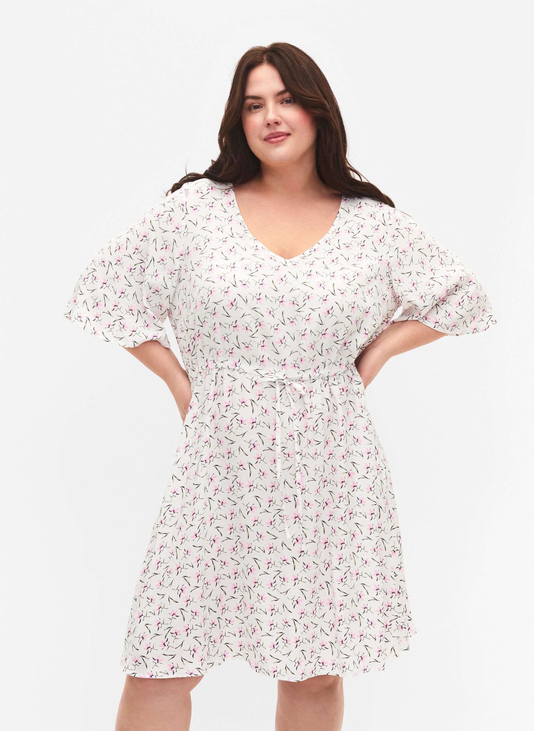 Zizzi Robe &agrave; manches 1/2 avec imprim&eacute; floral en viscose, White Purple Flower, Model image number 0