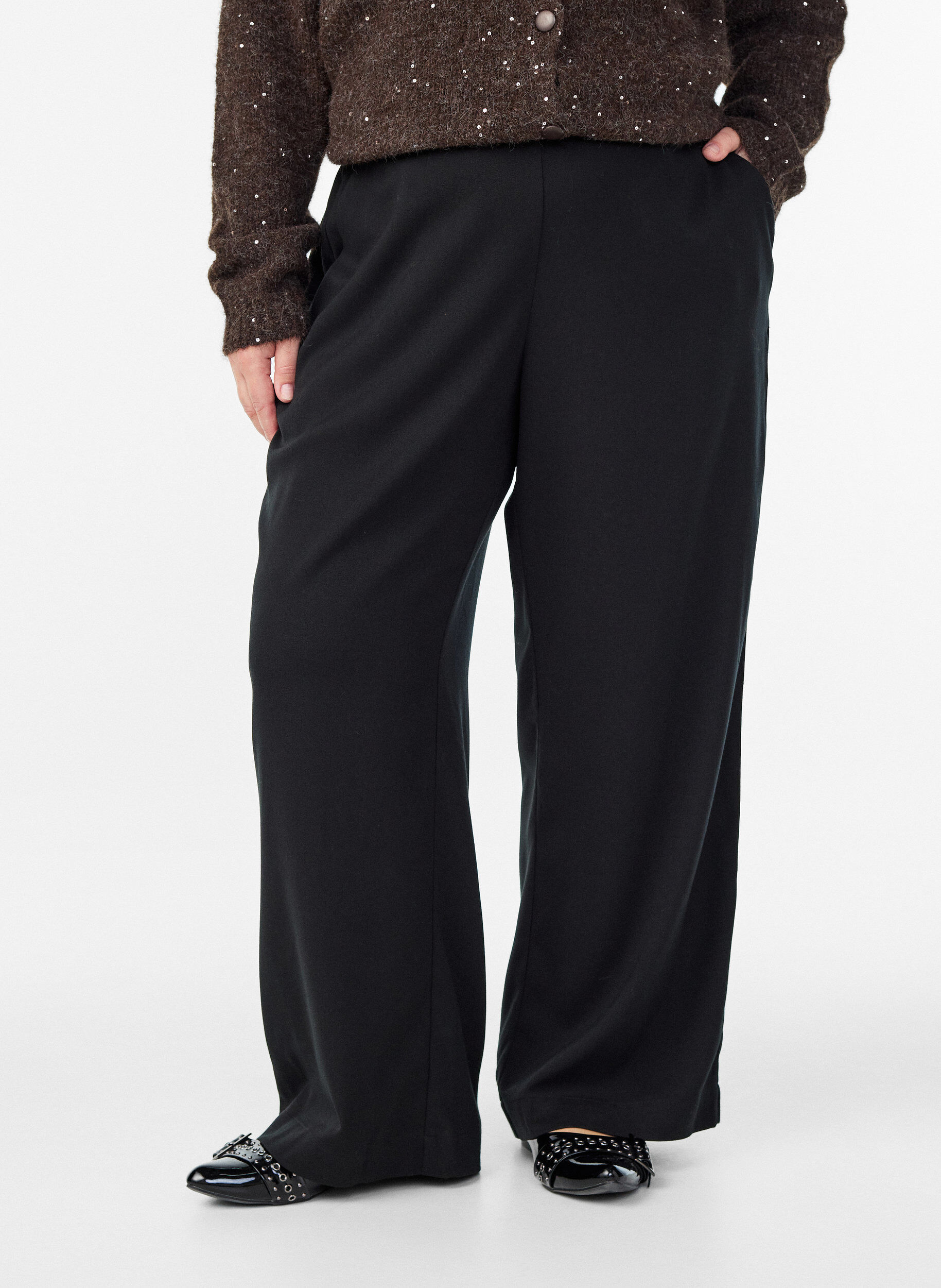 Zizzi Pantalon coupe ample taille haute, Noir, Model image number 2