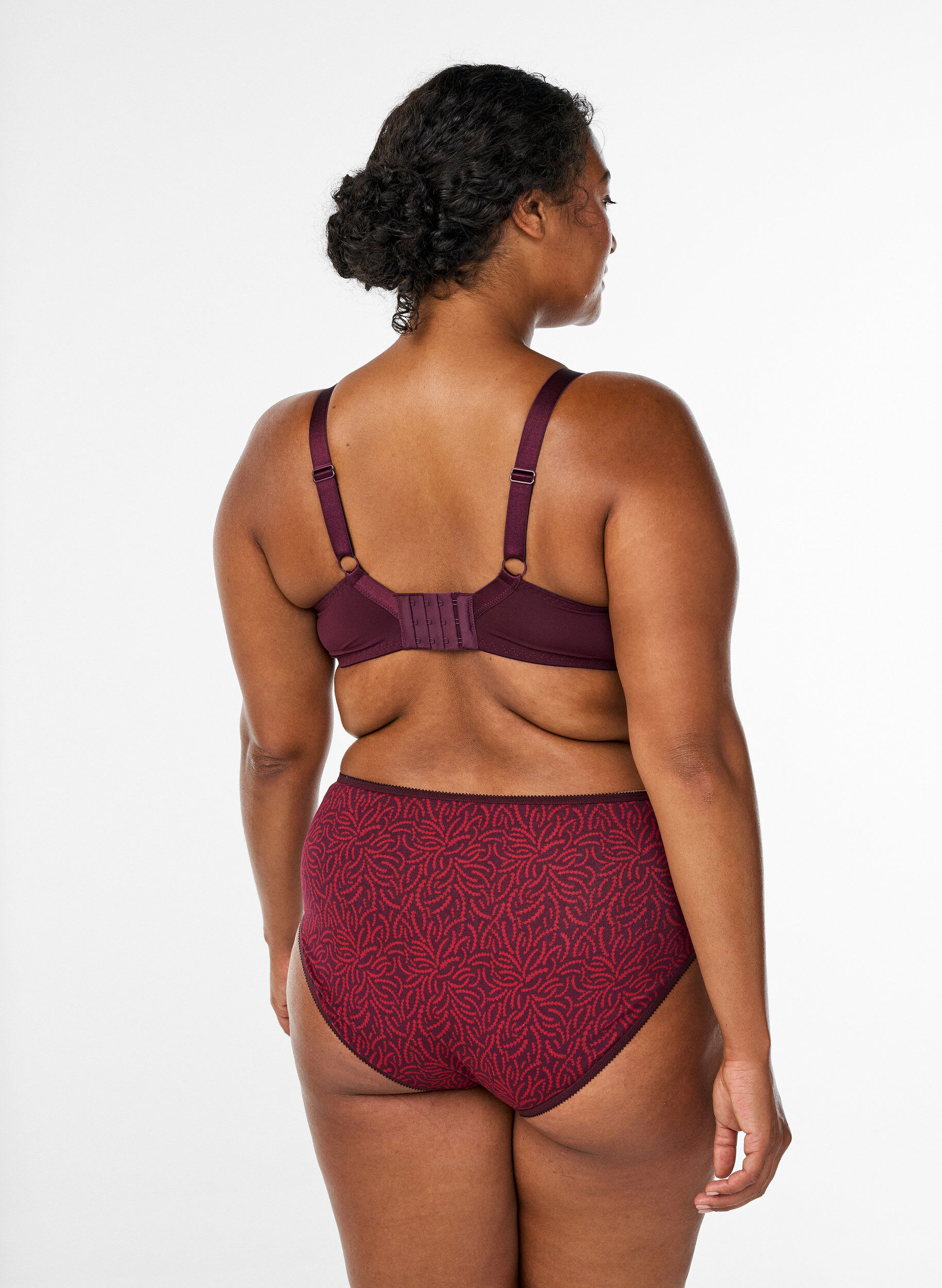 ZizziSoutien-gorge rembourr&eacute; en dentelle avec armatures, Bordeaux, Model image number 2