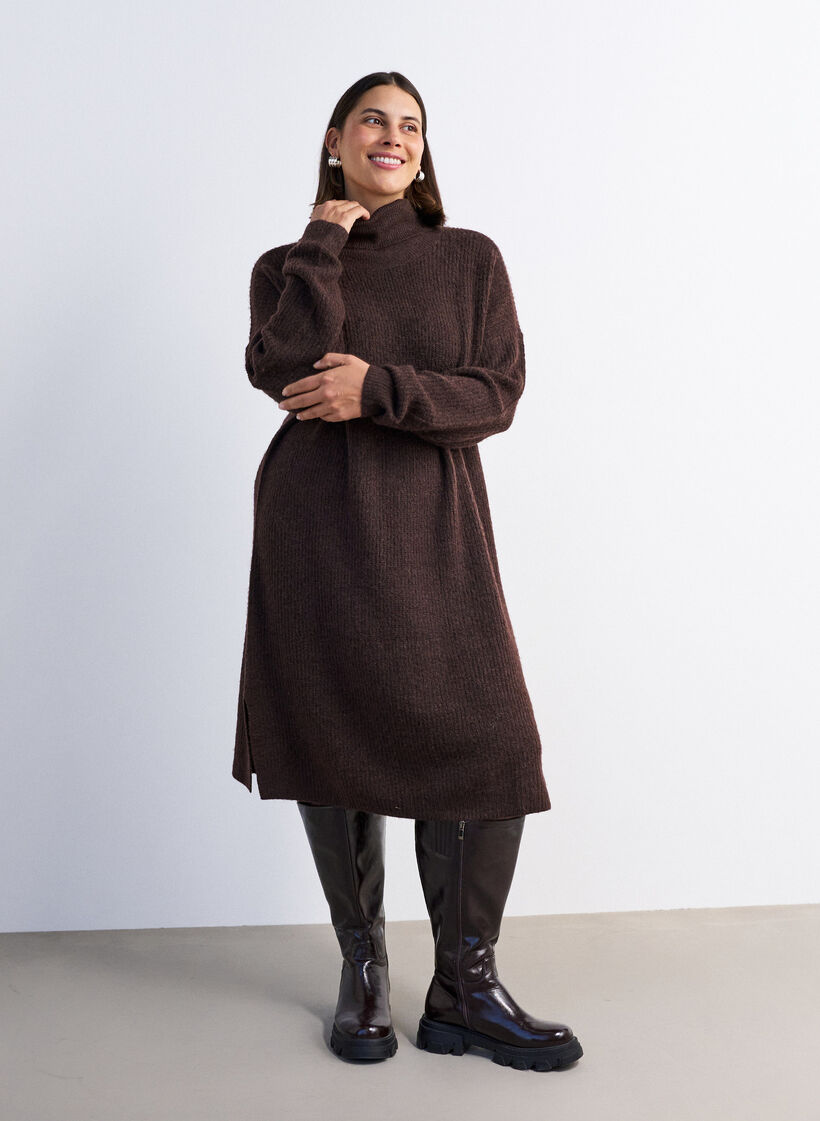 Robe en maille &agrave; col roul&eacute;, Marron, Model image number 1