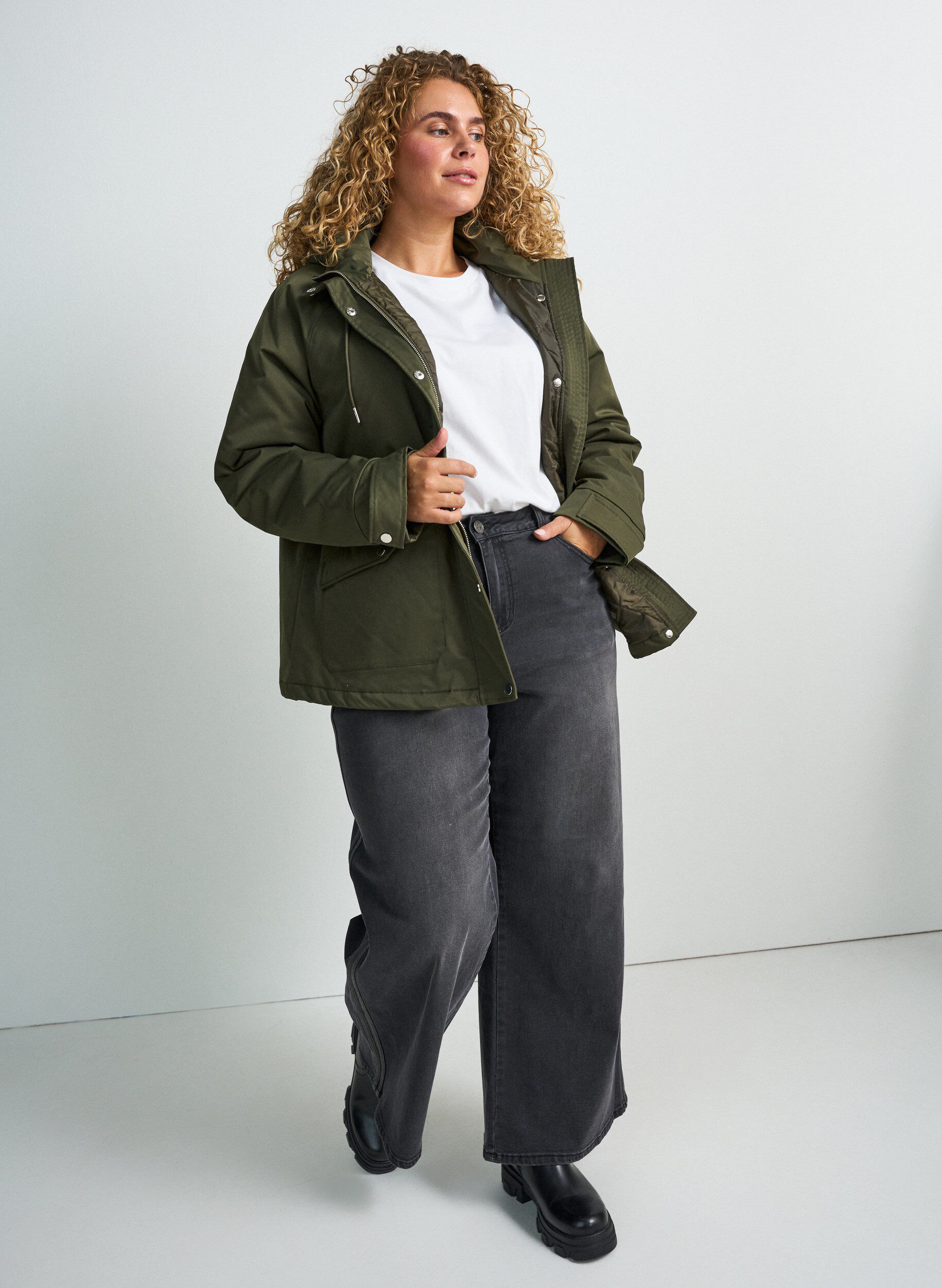 ZizziParka matelass&eacute; avec une capuche amovible, Vert fonc&eacute;, Model image number 1