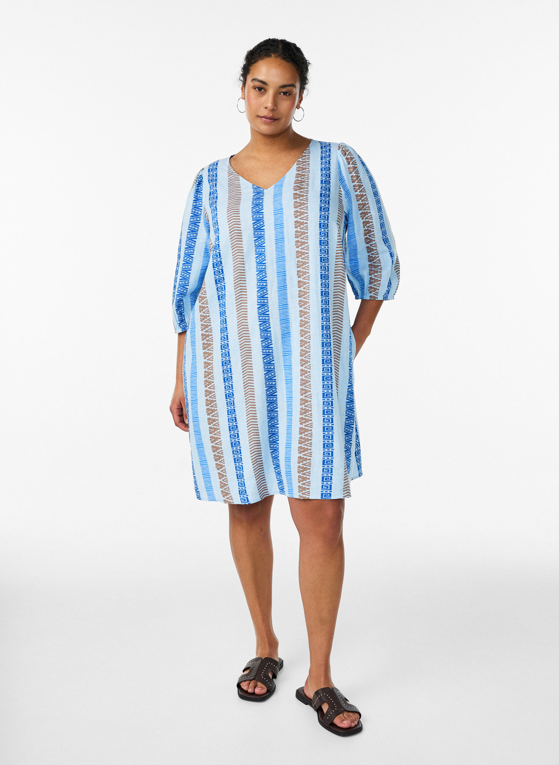 ZizziRobes courtes en lin et viscose &agrave; manches 3/4, Bleu, Model image number 1