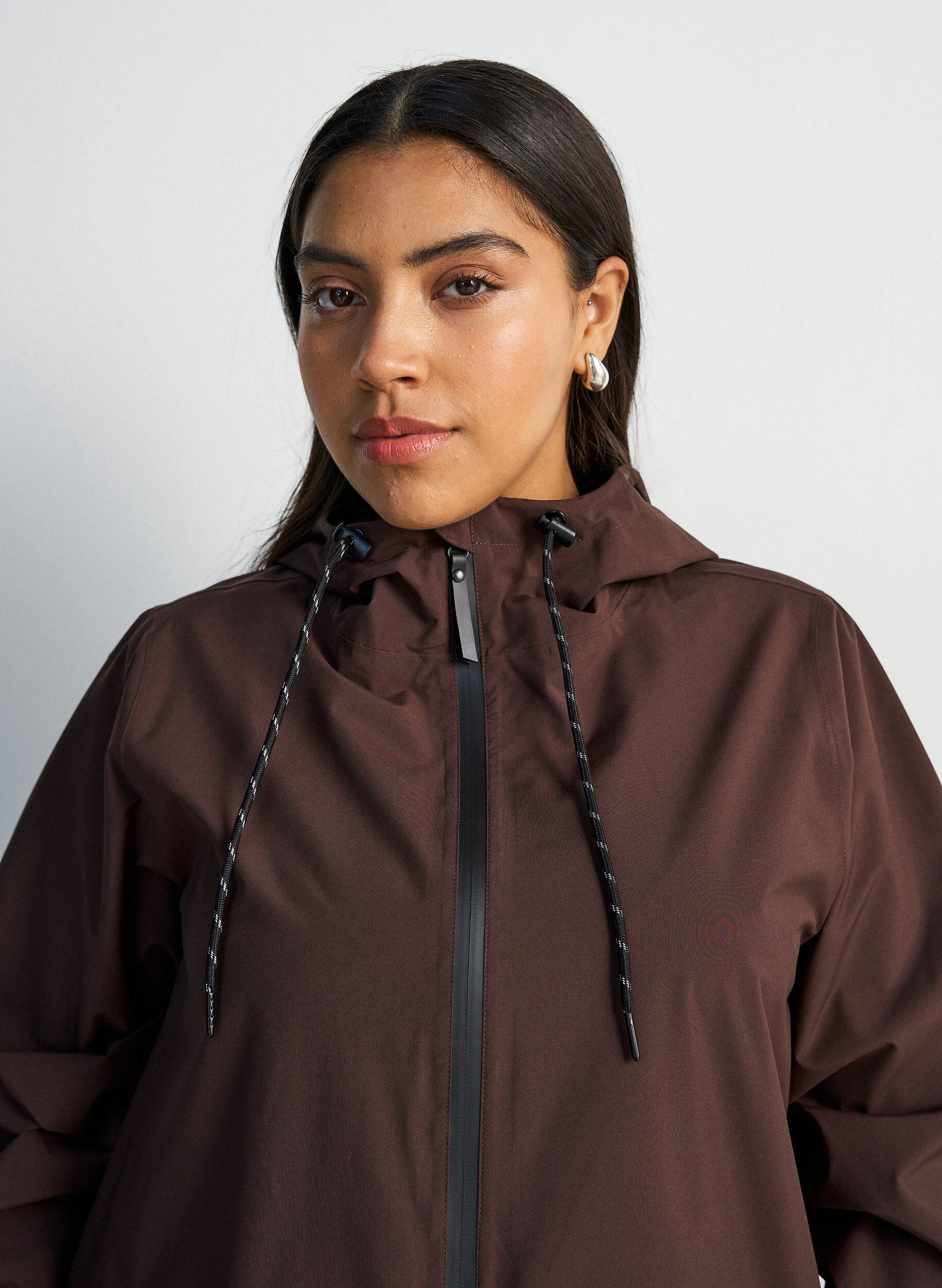 ZizziImperm&eacute;able avec poches et capuche, Marron, Model image number 4