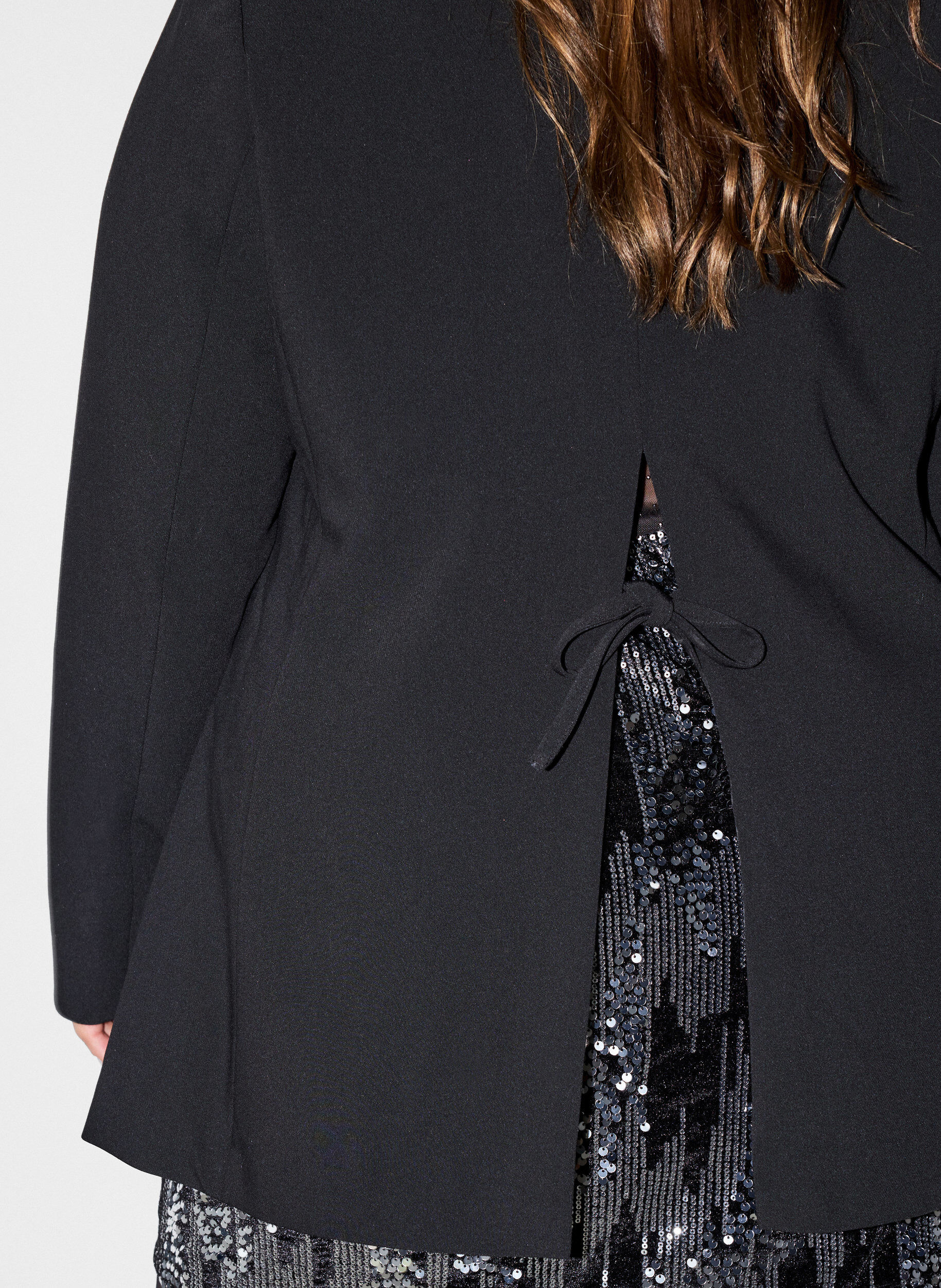ZizziBlazer avec fente au dos et d&eacute;tail &agrave; nouer, Noir, Model image number 4