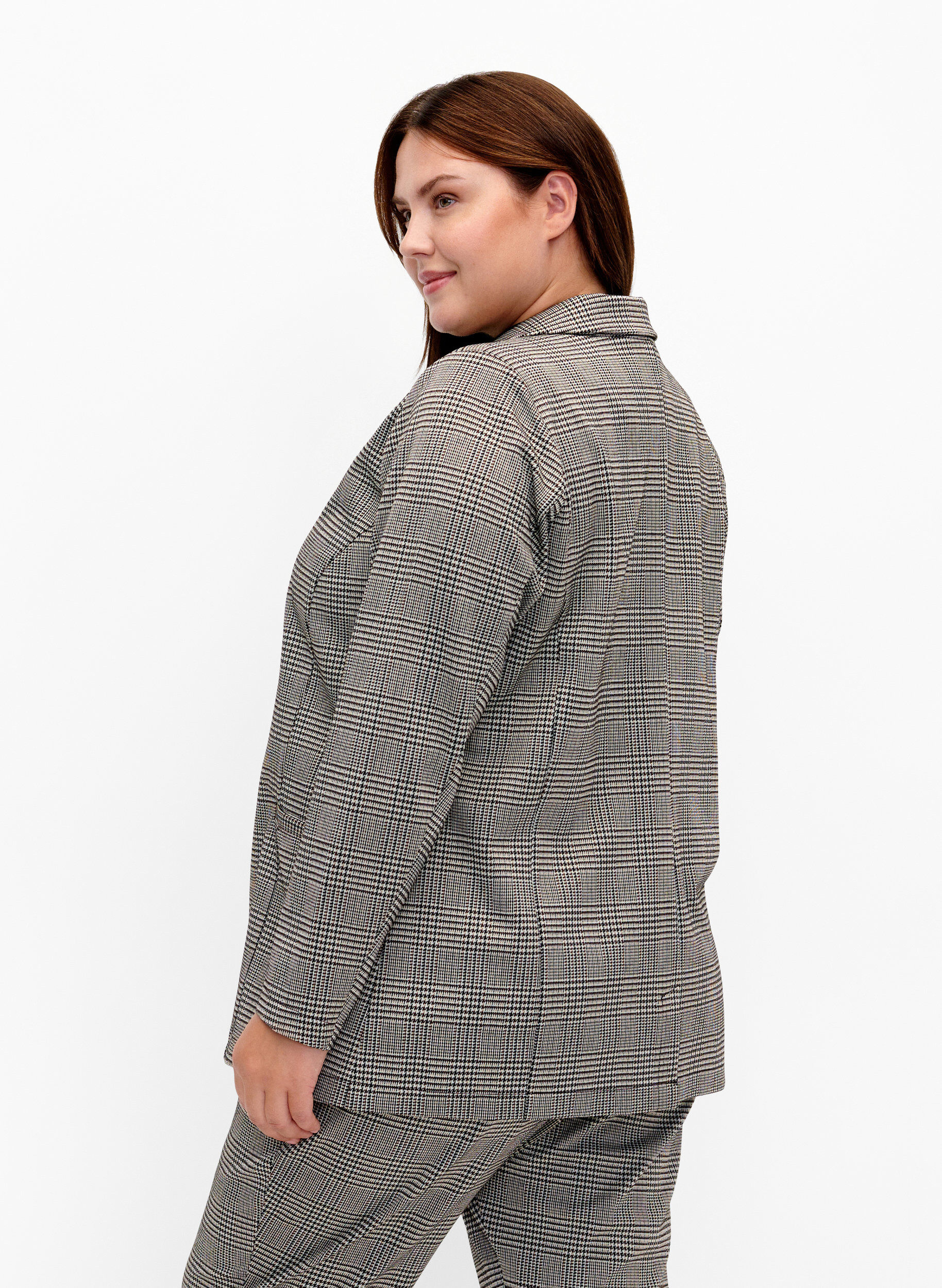 Zizzi Blazer &agrave; carreaux avec fermeture &agrave; boutons, Beige Brown Check, Model image number 1