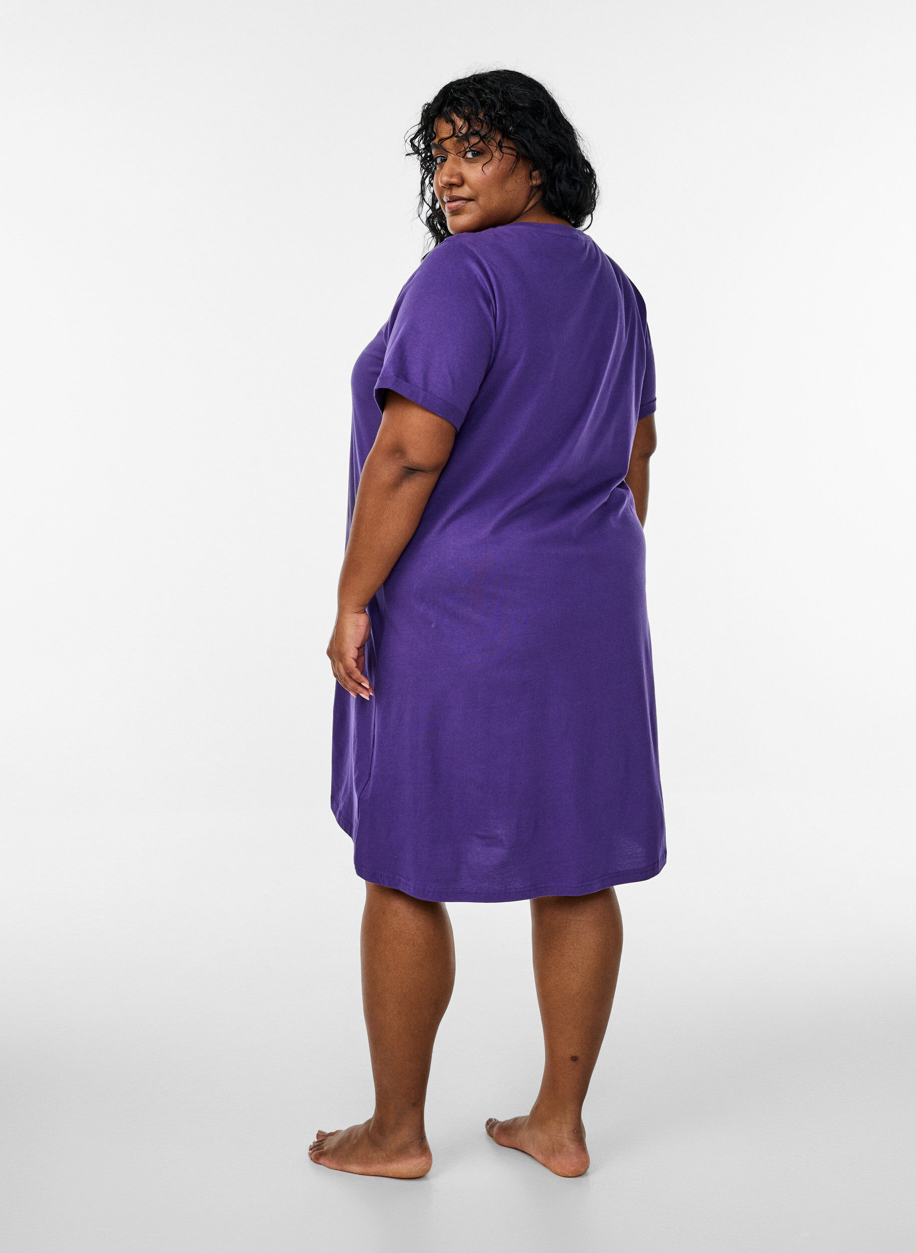 ZizziChemise de nuit &agrave; manches courtes en coton biologique, Violet, Model image number 2