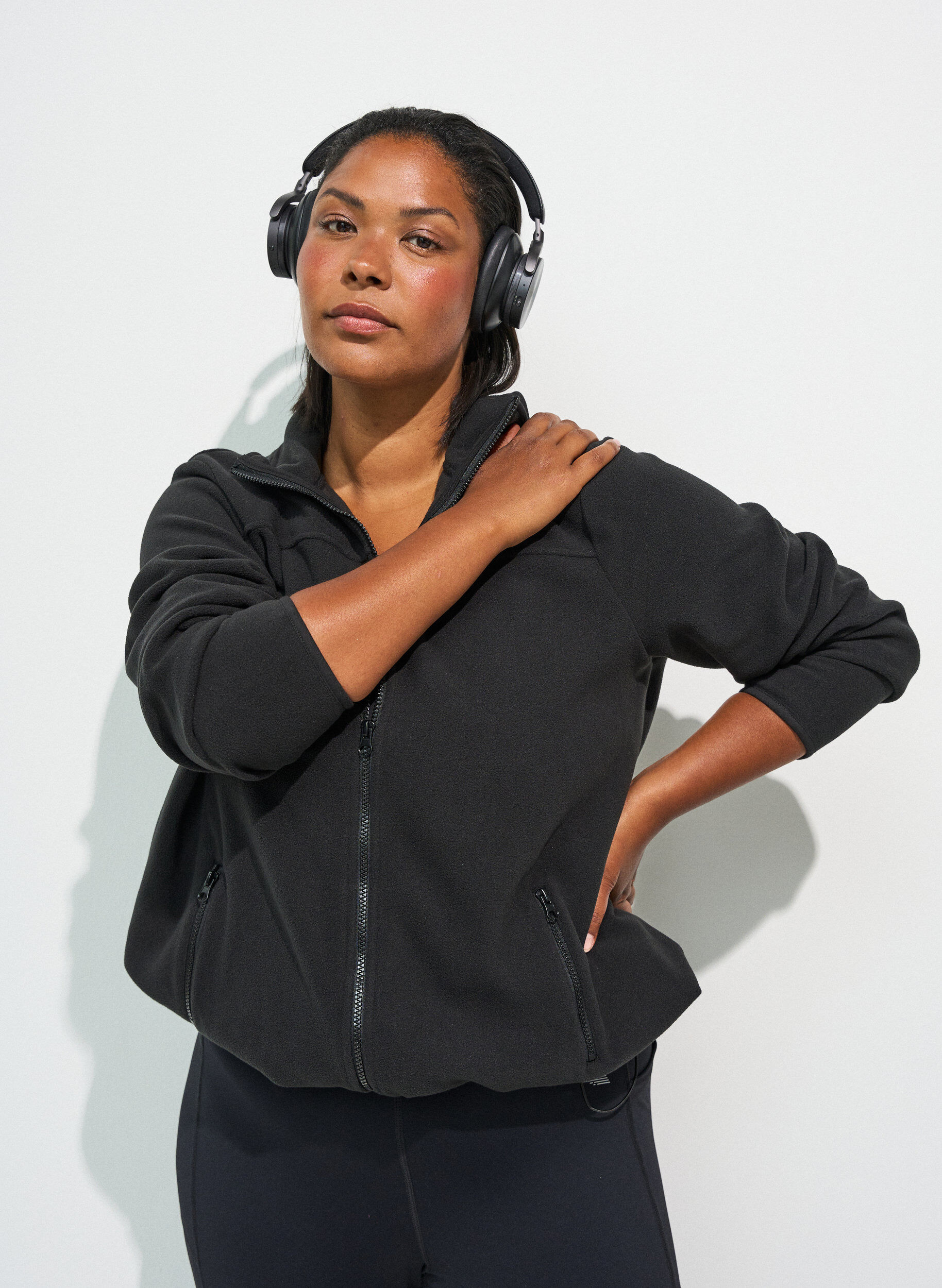 Veste en polaire avec poches, Noir, Model