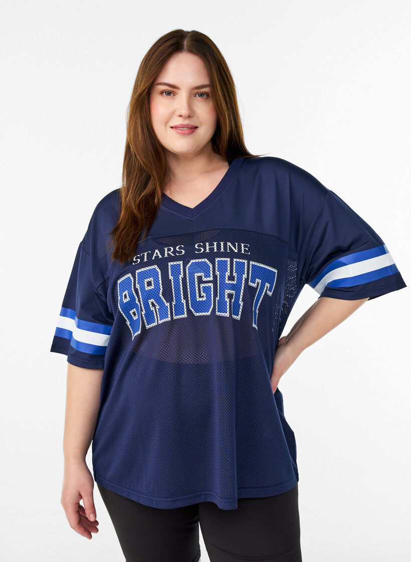 T-shirt de sport avec col V et imprim&eacute; sur le devant, Bleu, Model