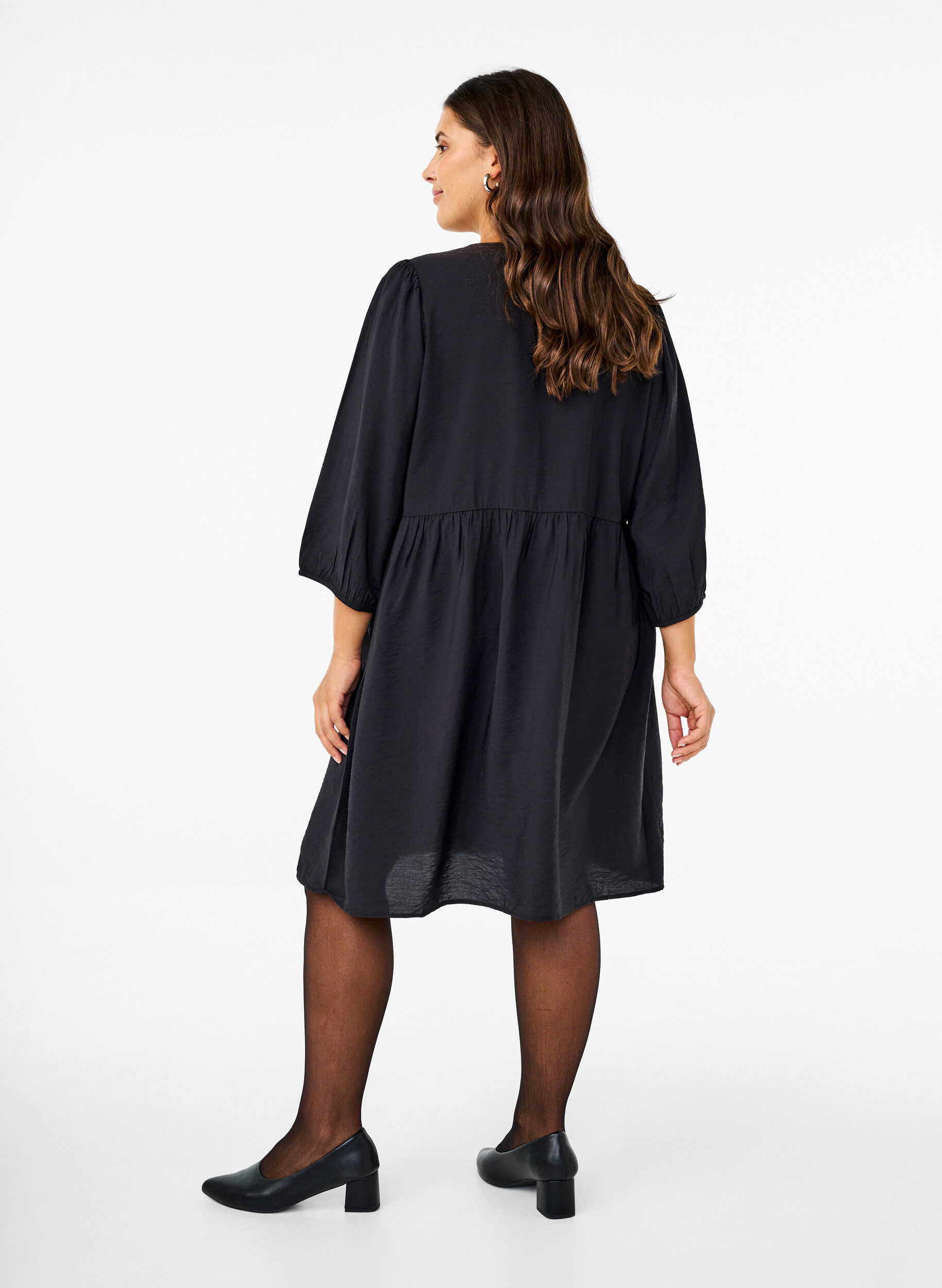 Zizzi Robe avec d&eacute;coration n&oelig;uds et manches 3/4, Black, Model image number 1
