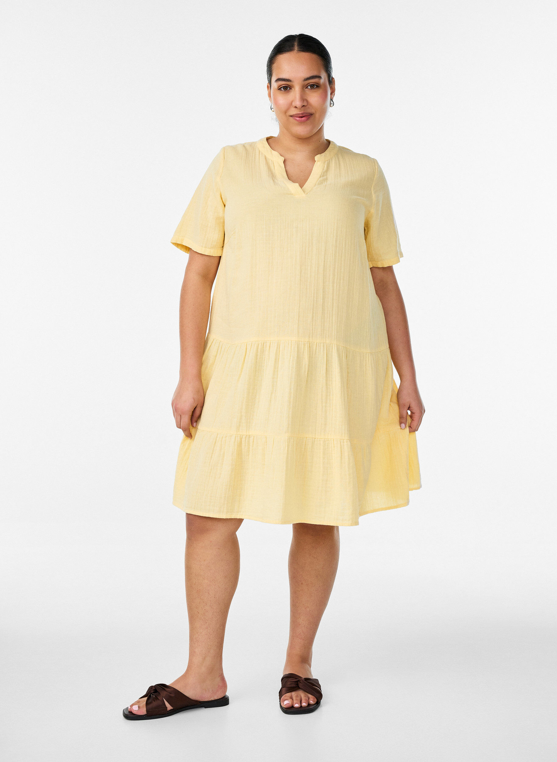 ZizziRobe courte &eacute;vas&eacute;e en mousseline de coton, Jaune clair, Model image number 1