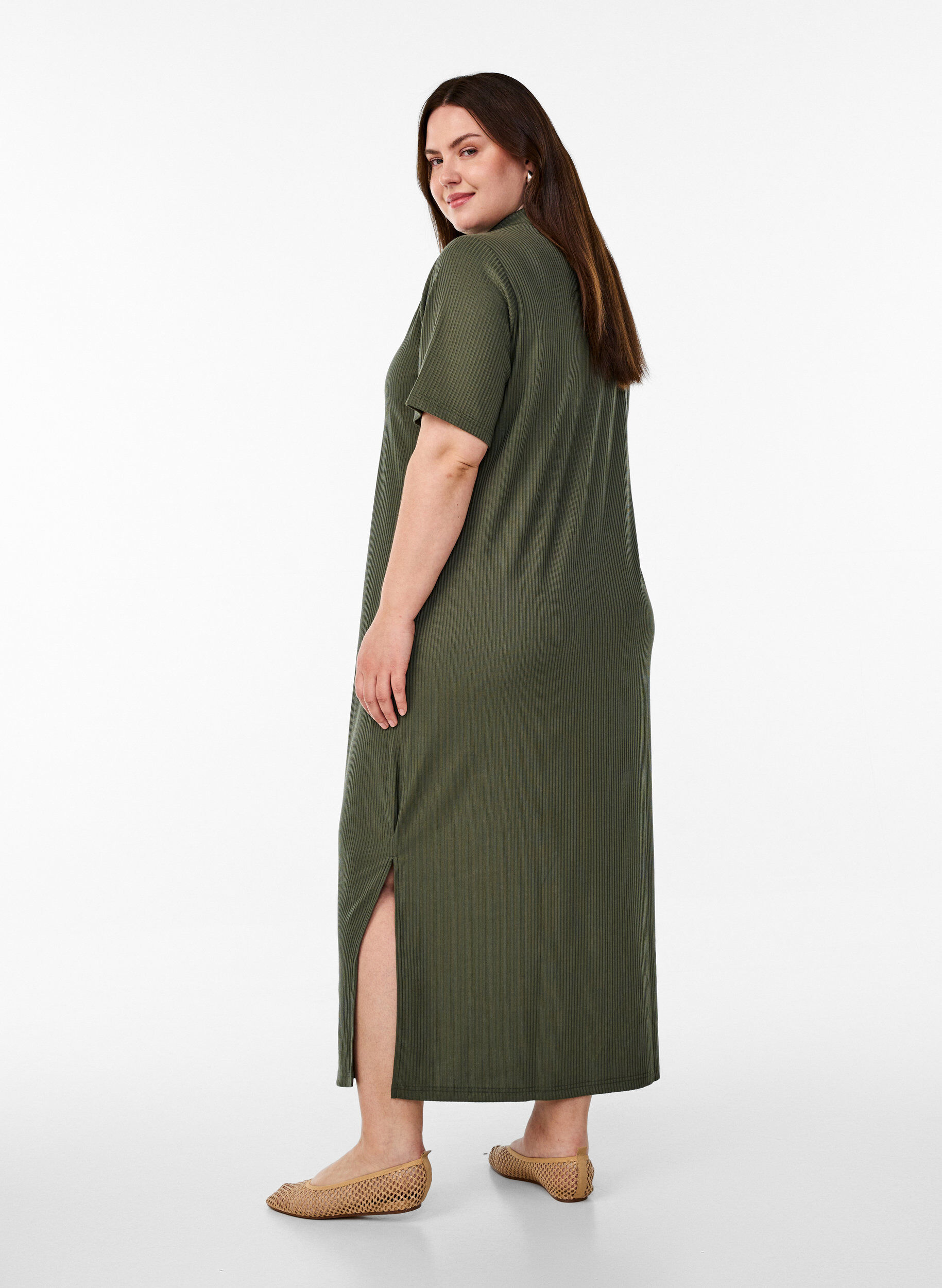 Zizzi Robe maxi en jersey avec col et manches courtes., Vert, Model image number 1