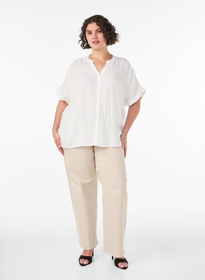 Chemise en viscose avec manches courtes et d&eacute;tail fronc&eacute;, Vanille, Model image number 1