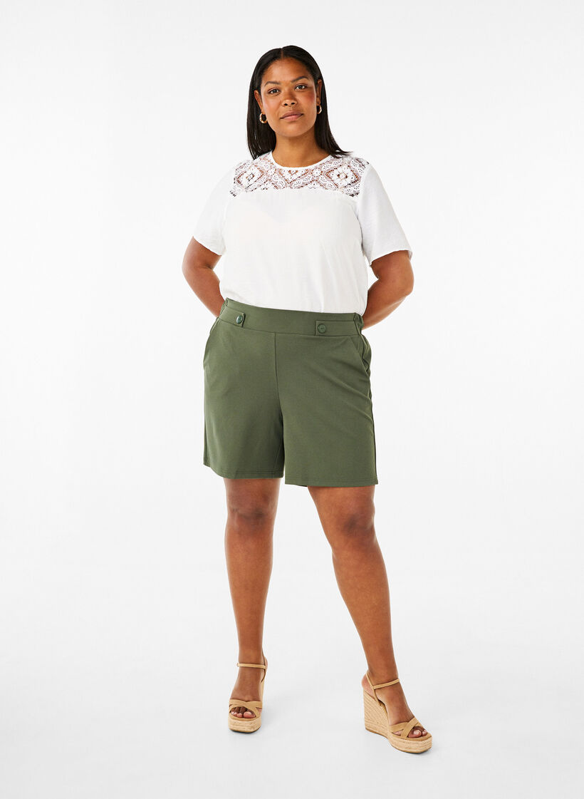 Chemisier à manches courtes en viscose avec détail en dentelle, Bright White, Model image number 3