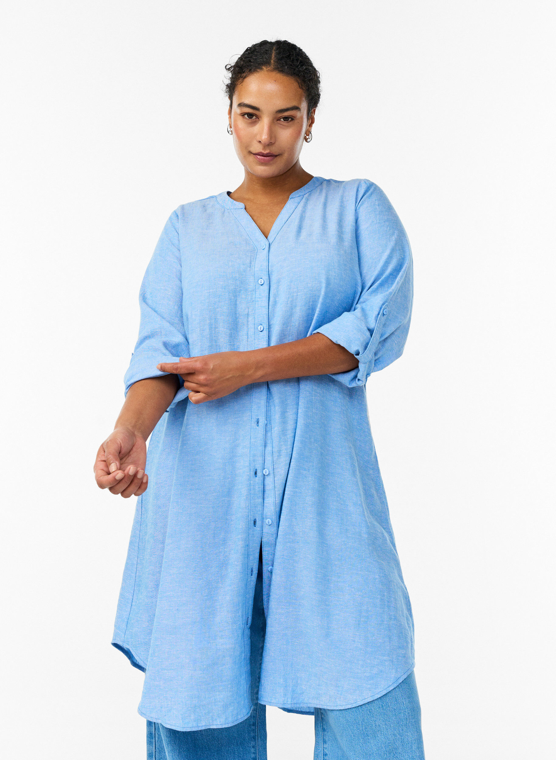 Chemise longue en lin et viscose, Bleu, Model