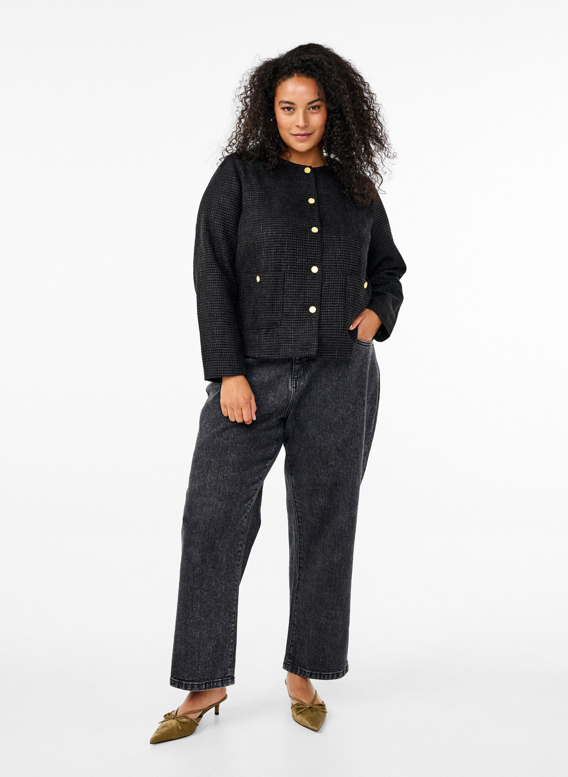 Zizzi Veste boucl&eacute;e avec poches et boutons d&eacute;coratifs, Black, Model image number 2