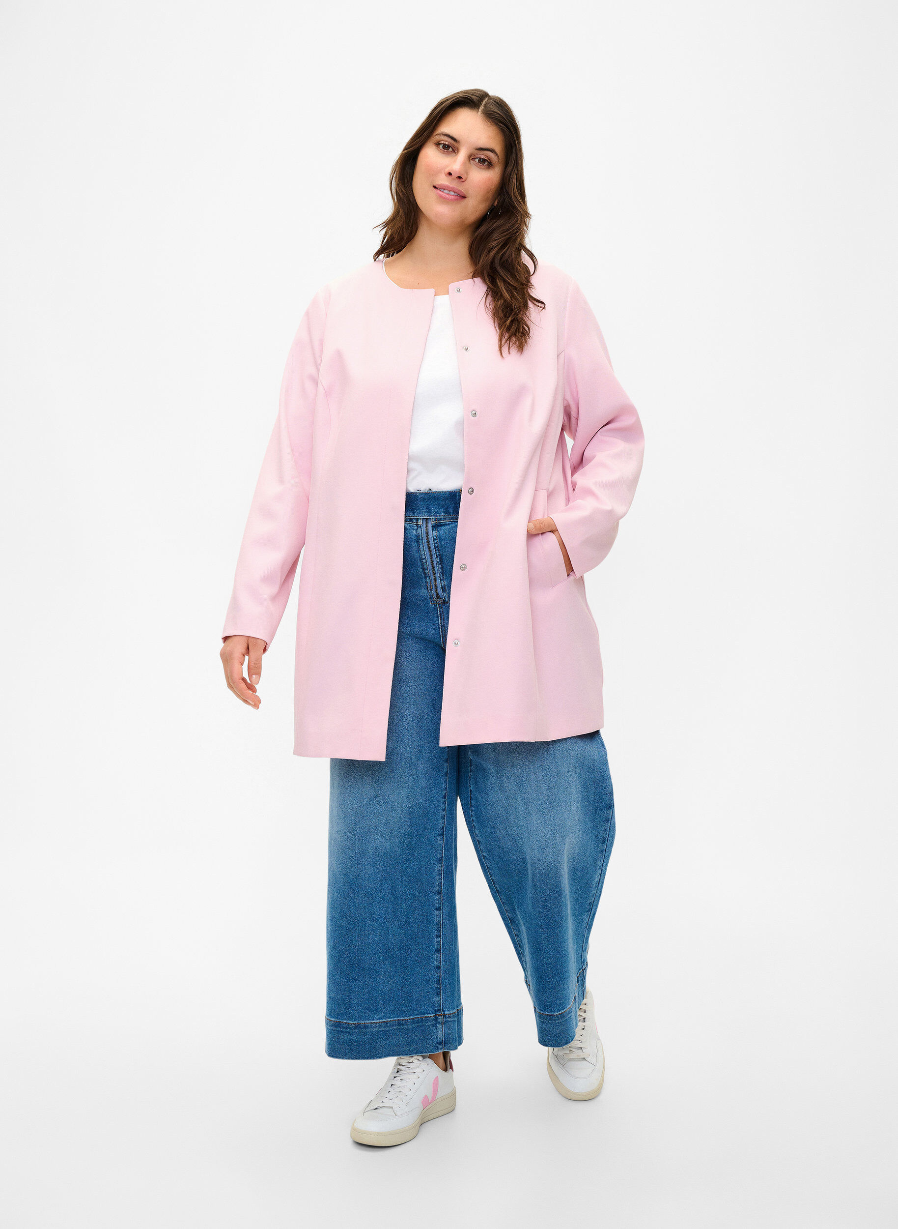 Zizzi Veste de printemps avec patte de boutonnage cach&eacute;e, Parfait Pink, Model image number 2