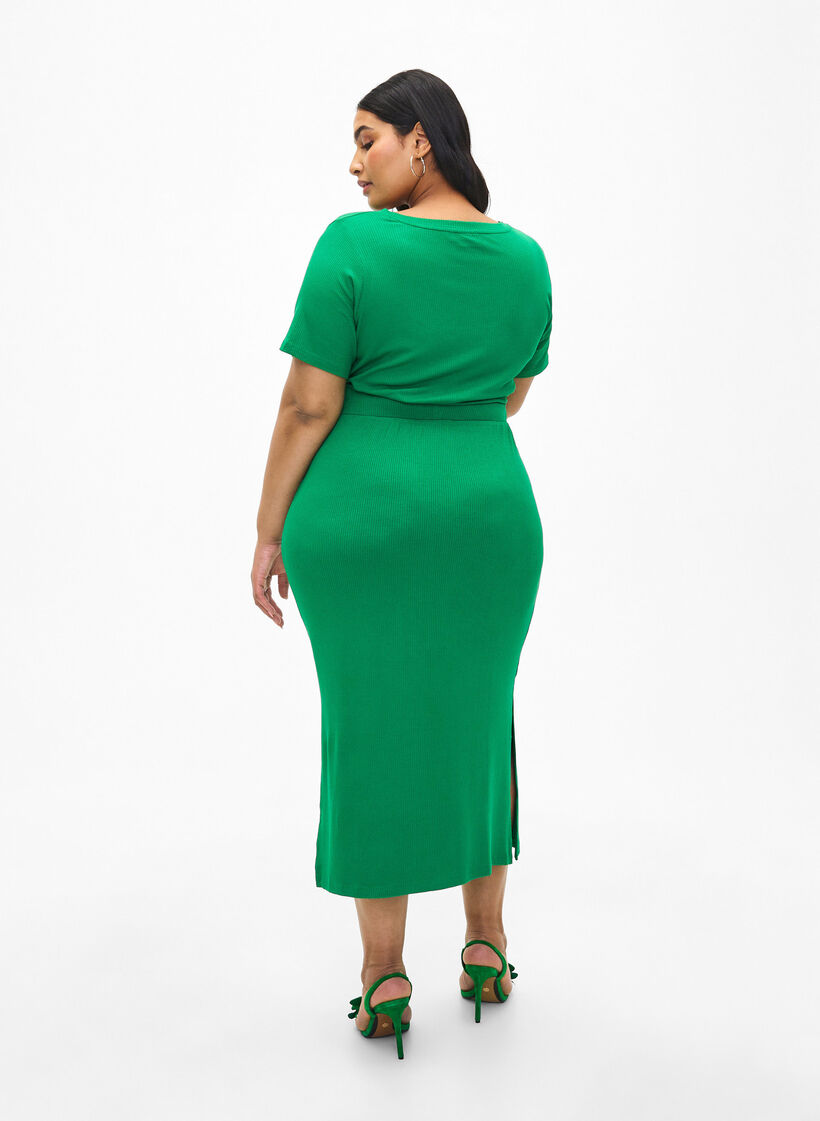 Jupe midi ajustée en viscose, Vert, Model image number 1