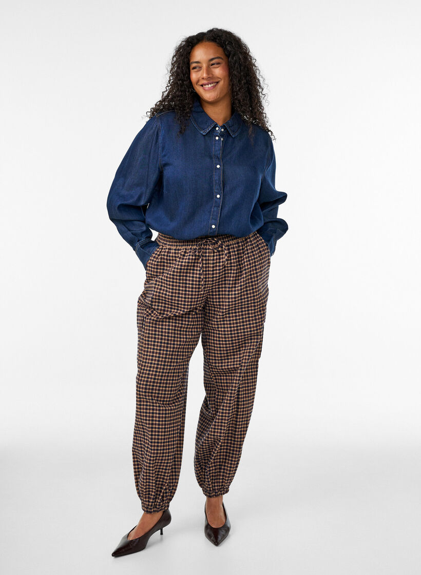 Chemise en jean en lyocell avec boutons-pression, Bleu, Model image number 1