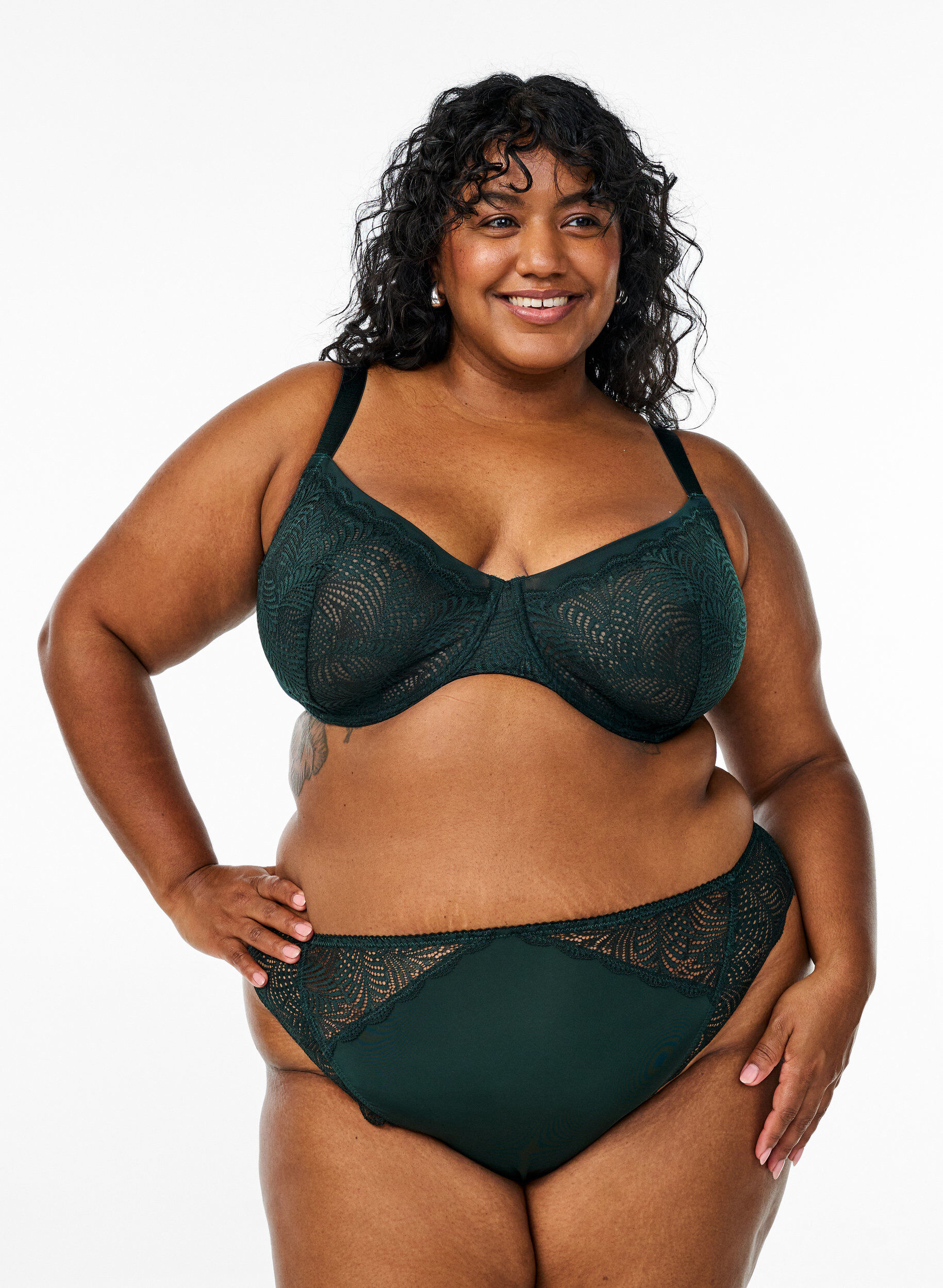 Zizzi Soutien-gorge couvrant avec armatures et dentelle, Vert fonc&eacute;, Model image number 1
