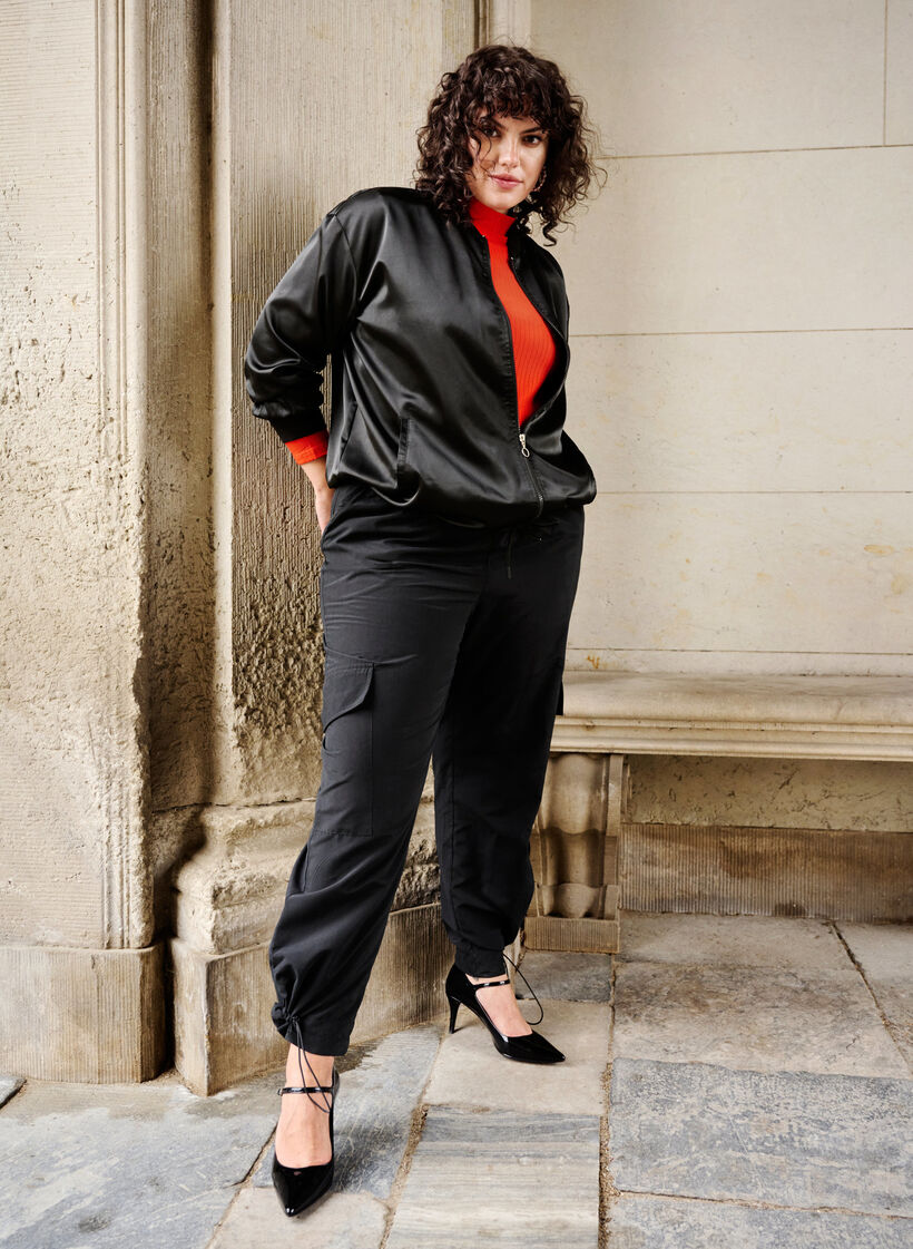 Chemisier en viscose ajustée avec col haut, Orange.com, Image image number 0