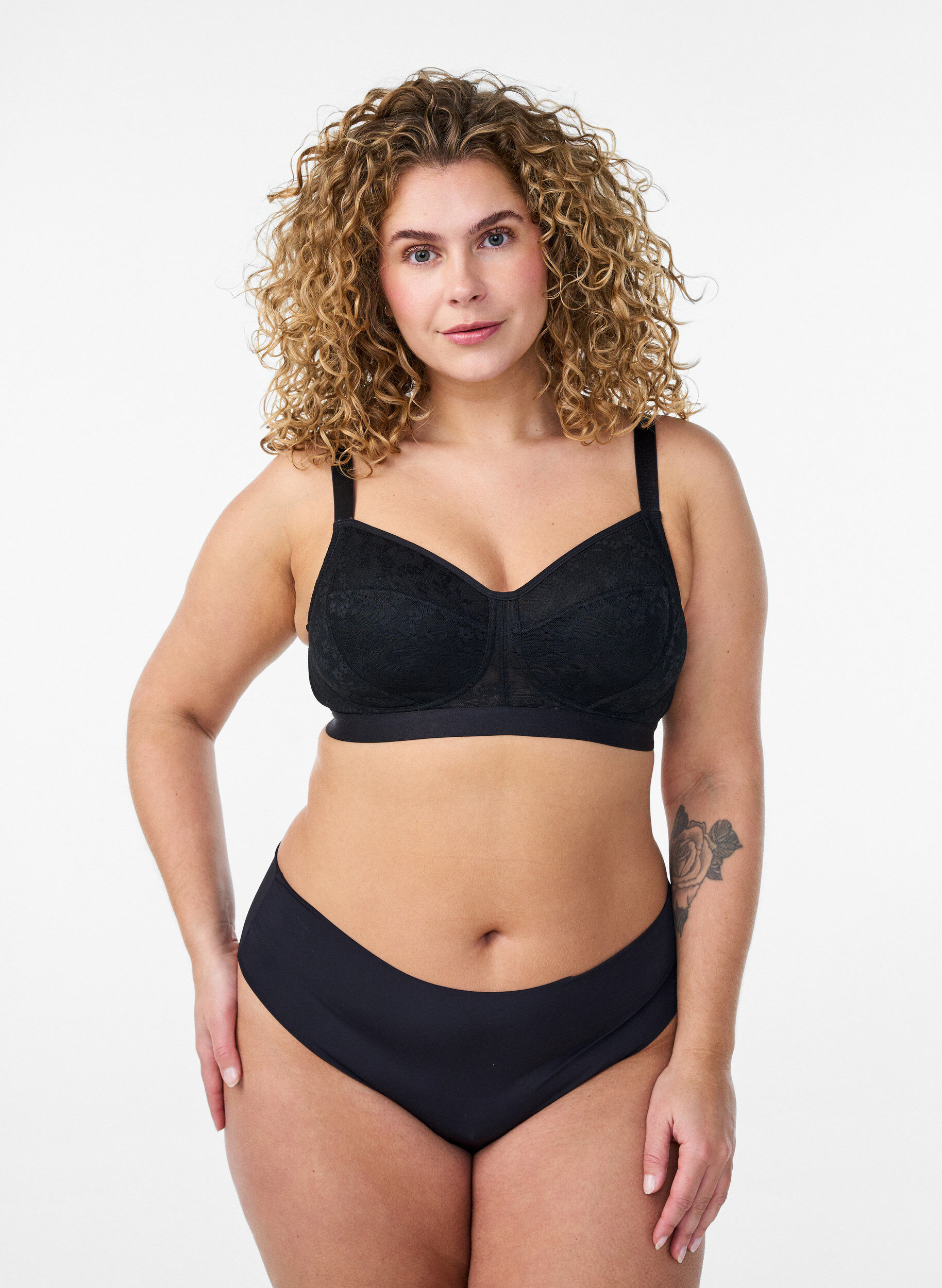 Zizzi Soutien-gorge sans armatures avec dentelle, Noir, Model image number 1