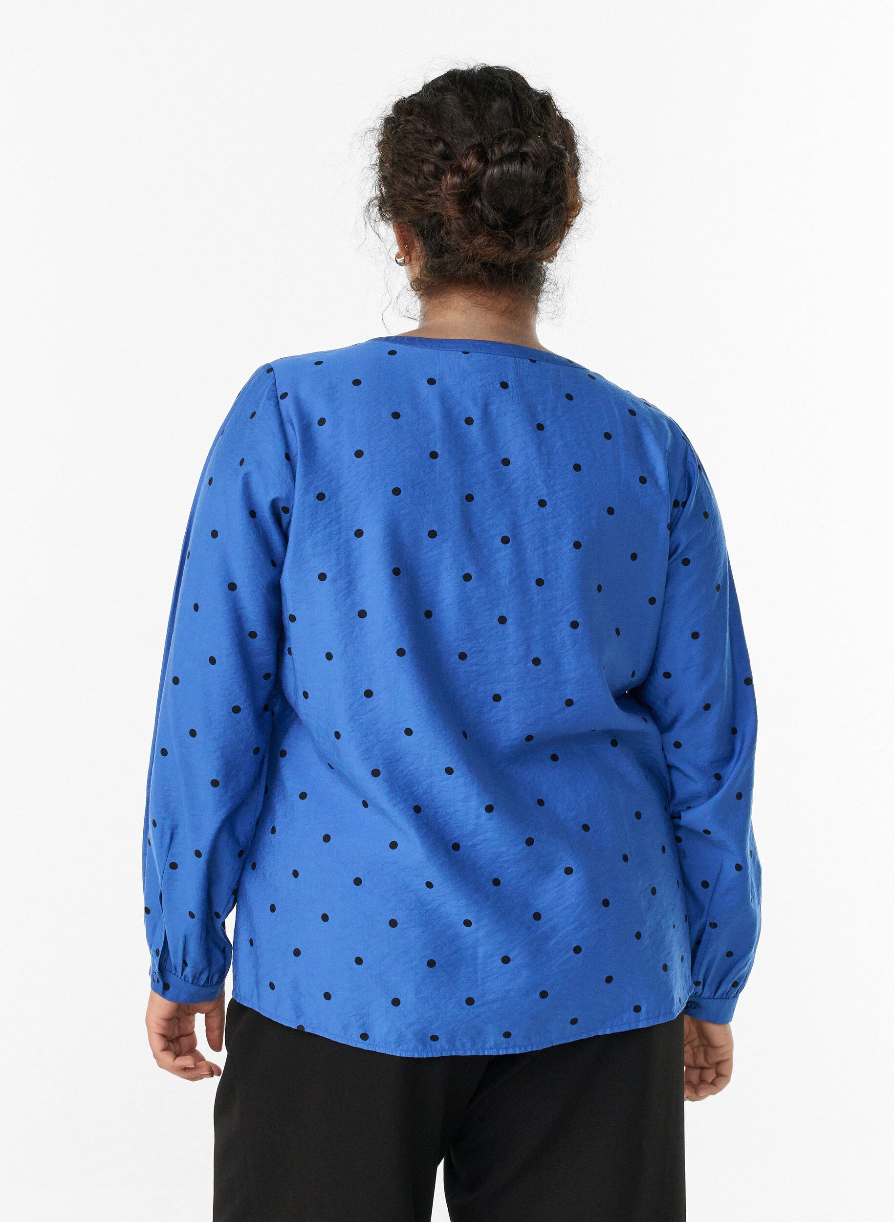 Zizzi Blouse &agrave; pois avec manches longues, Bleu, Model image number 2