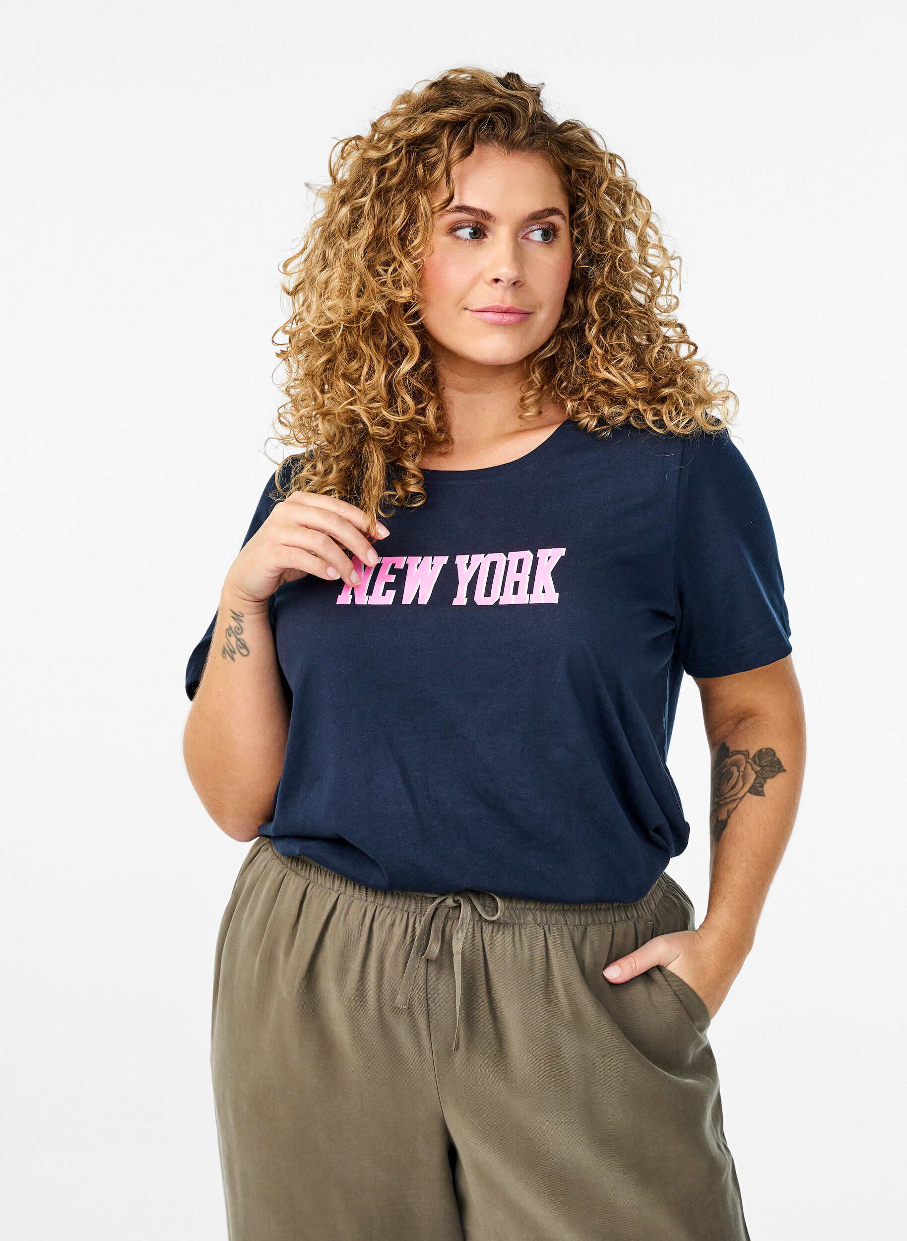 Zizzi FLASH - T-shirt avec motif, Bleu, Model image number 0