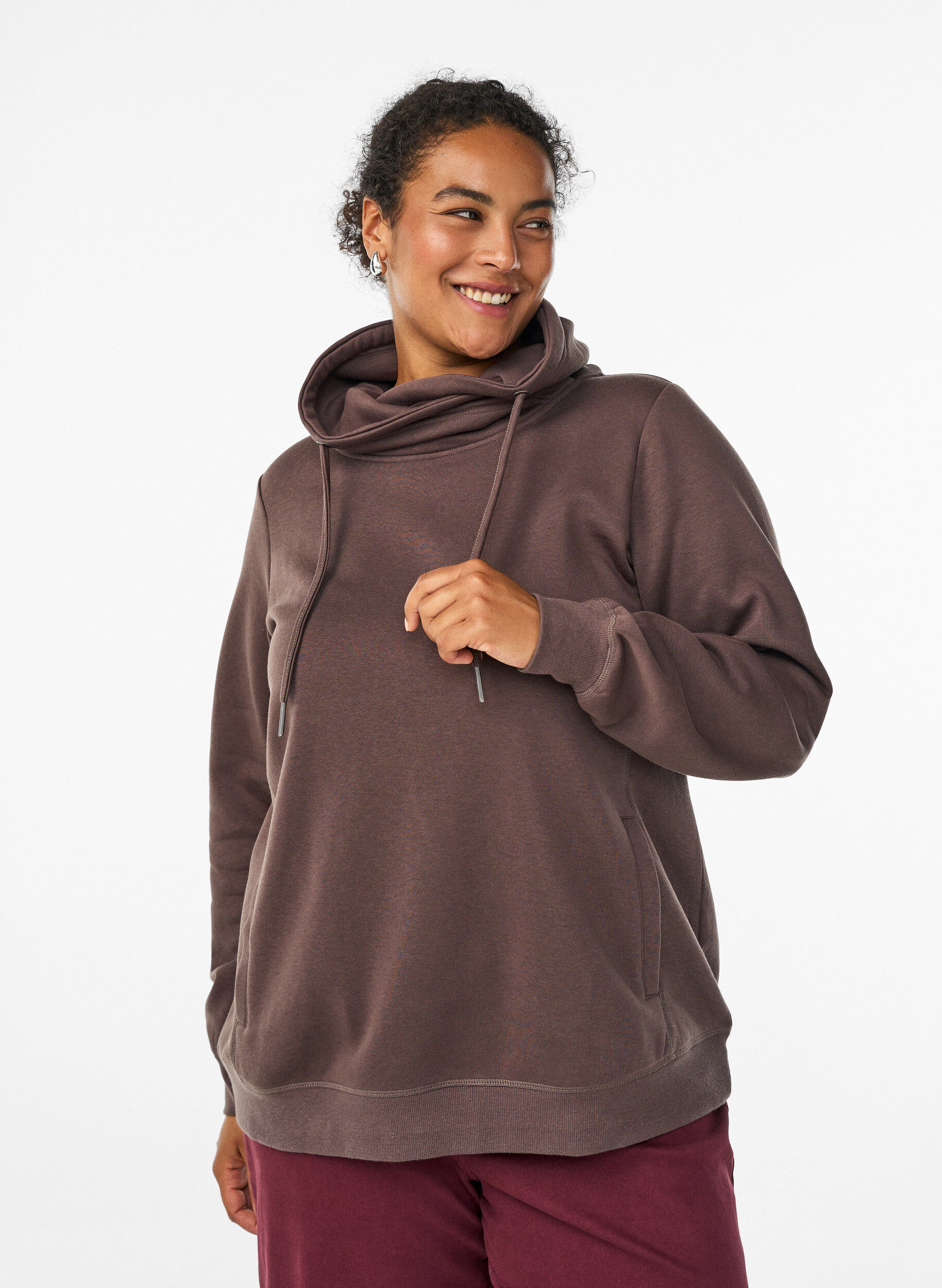 Sweat &agrave; col montant et poches, Marron, Model