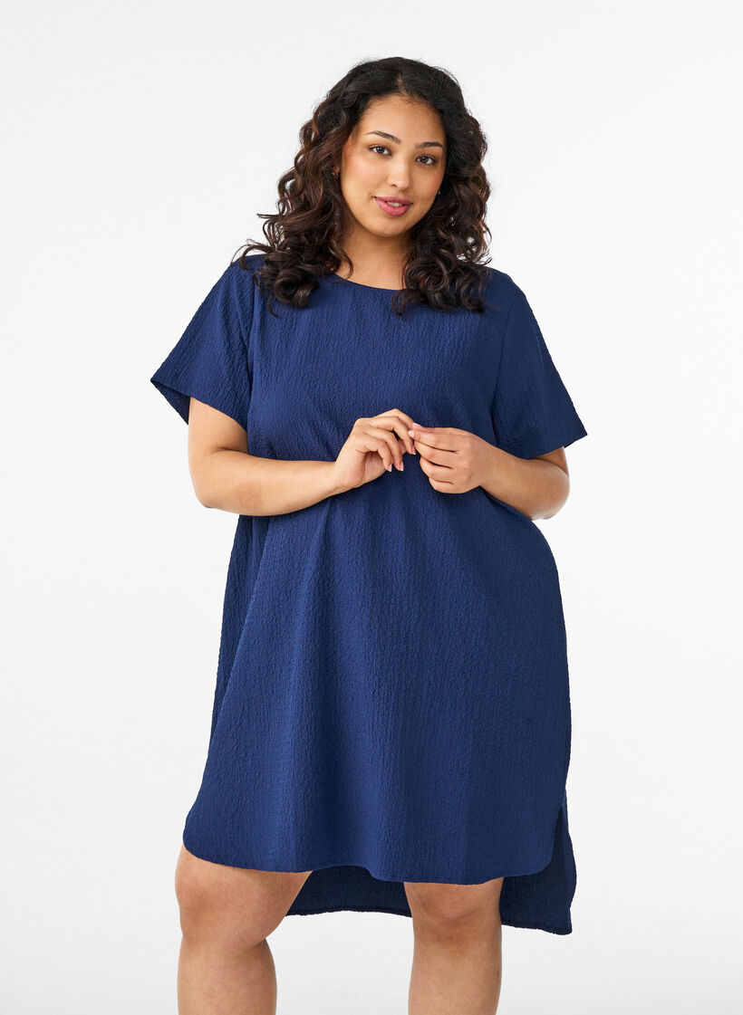 Robe courte avec texture froiss&eacute;e et manches courtes, Bleu, Model image number 0