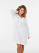 Nuisette en coton biologique avec broderie ajour&eacute;e, Blanc, Model image number 0