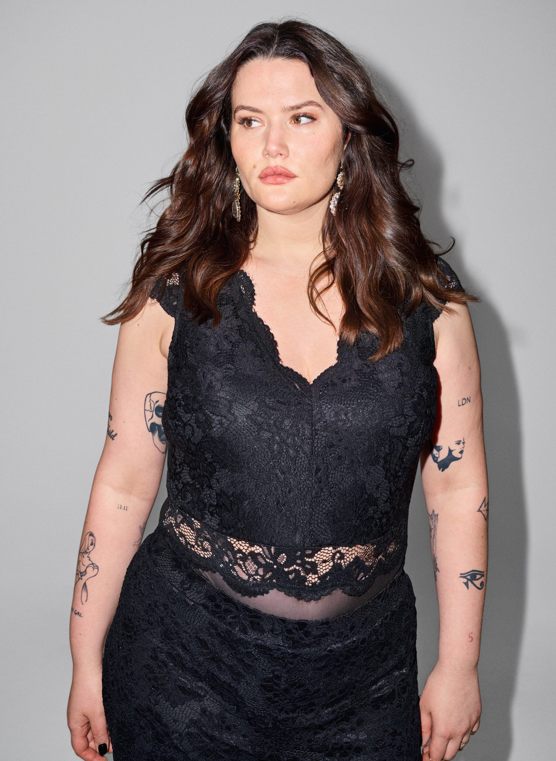 Zizzi Bodystocking avec dentelle et d&eacute;collet&eacute; en&nbsp;V, Black, Image image number 0