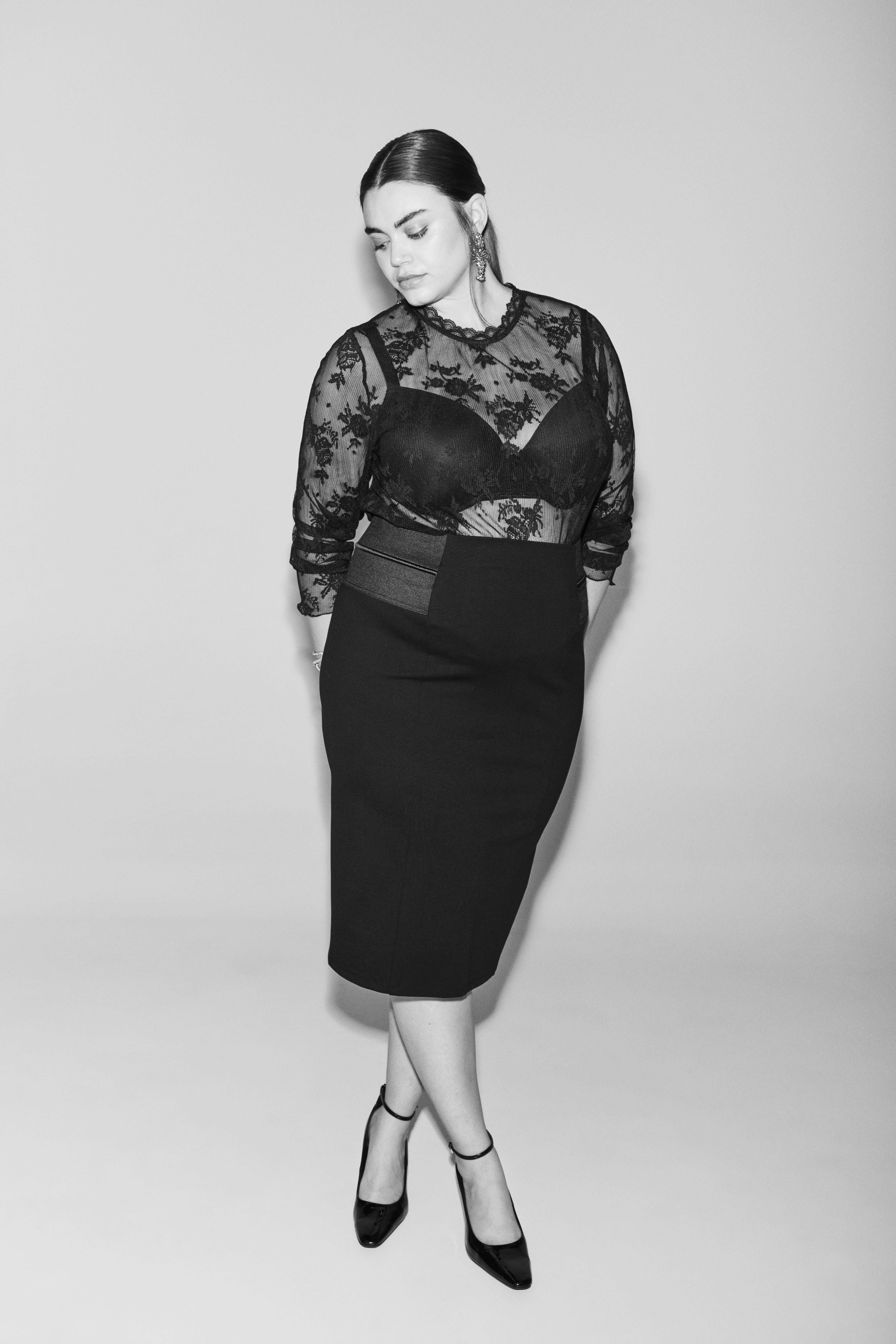 Blouse en maille avec dentelle, , Model