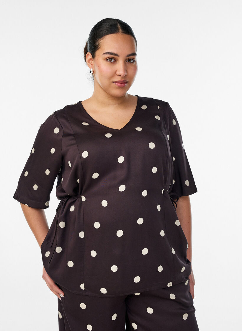 Blouse en viscose &agrave; pois avec col en V et lien &agrave; nouer, Marron, Model image number 0