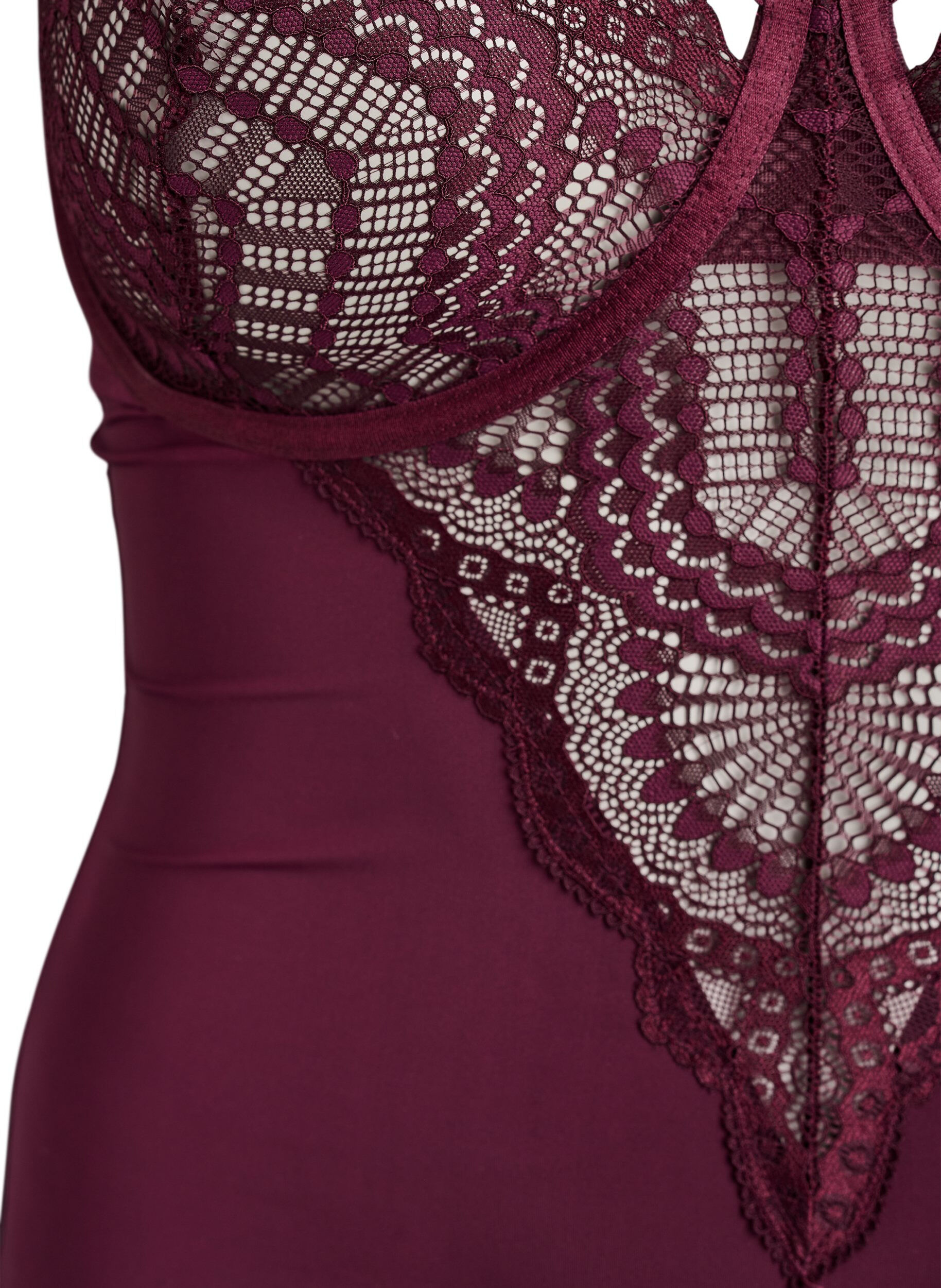 ZizziBody en dentelle &agrave; armatures avec jeu de lani&egrave;res, Bordeaux, Packshot image number 2