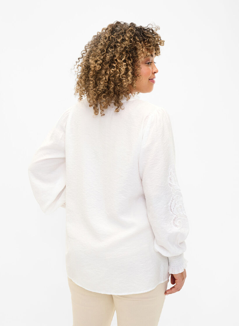Chemisier avec volants et broderie anglaise, Bright White, Model image number 1