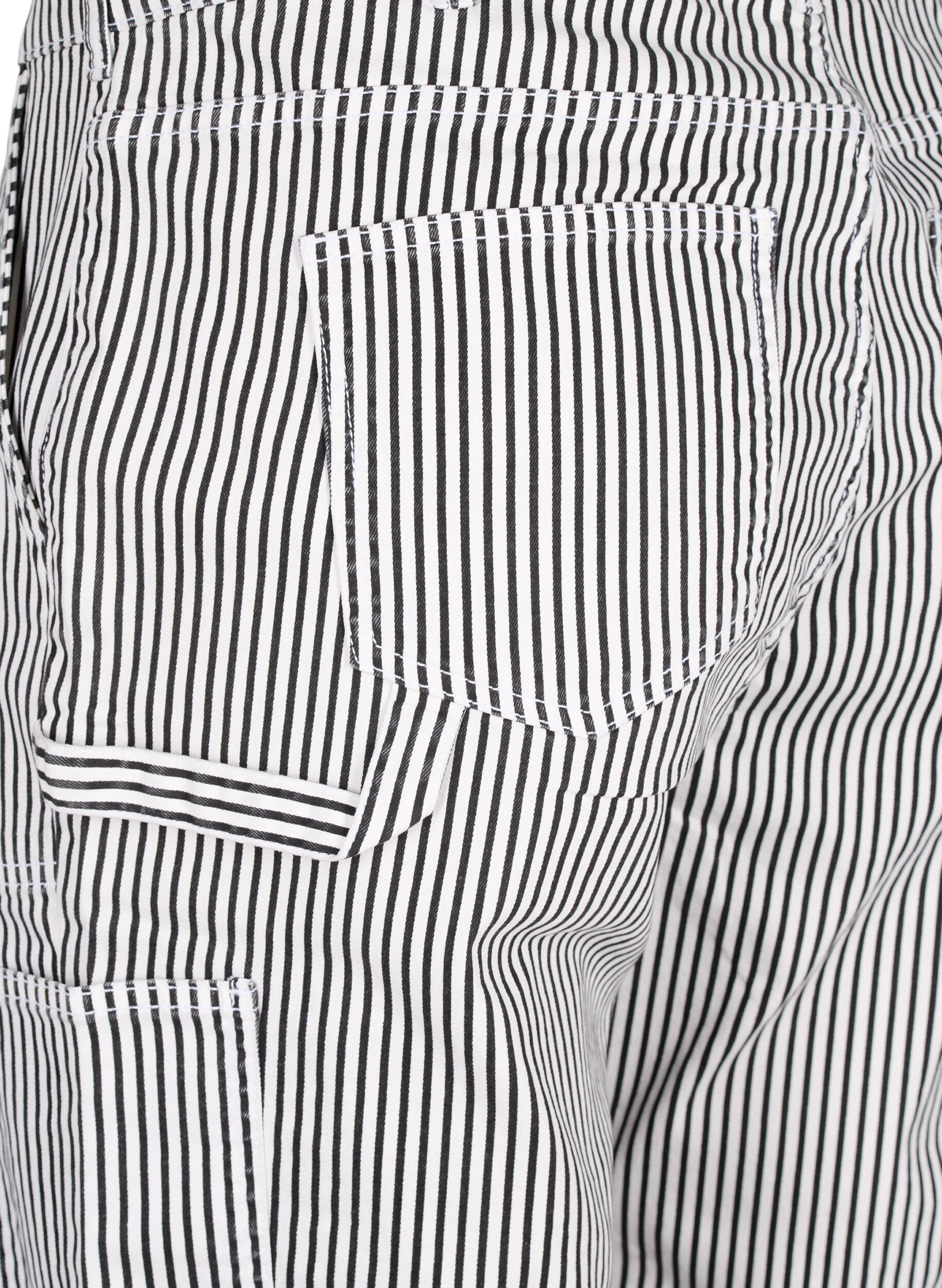 Zizzi Jean cargo &agrave; rayures avec une coupe droite, Black White Stripe, Packshot image number 4
